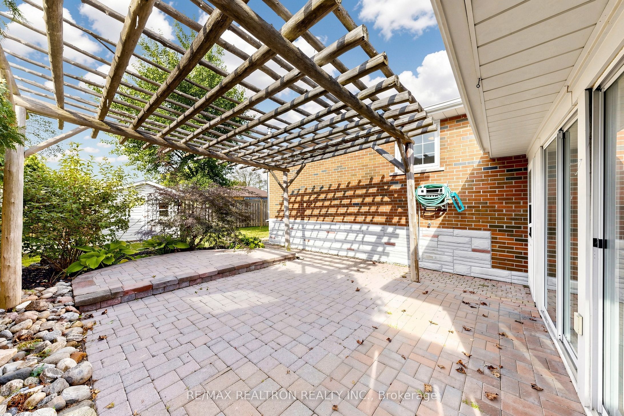 98 Thorncliffe Street Property Photo 22