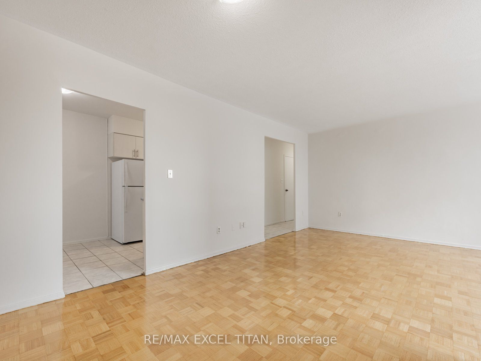 1385 Midland Avenue 801 Property Photo 7