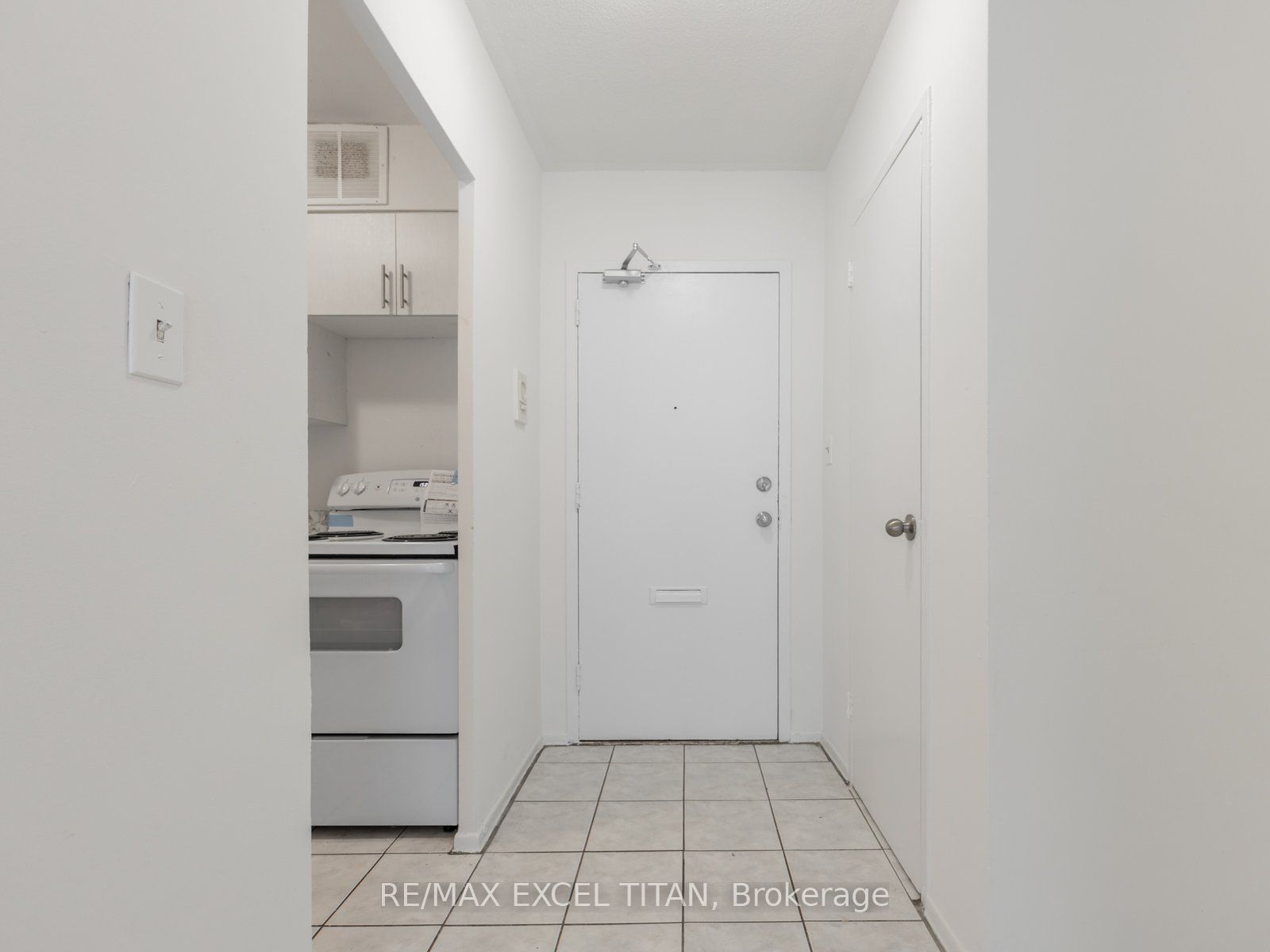 1385 Midland Avenue 801 Property Photo 14