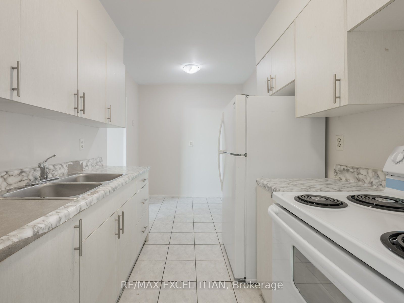 1385 Midland Avenue 801 Property Photo 16