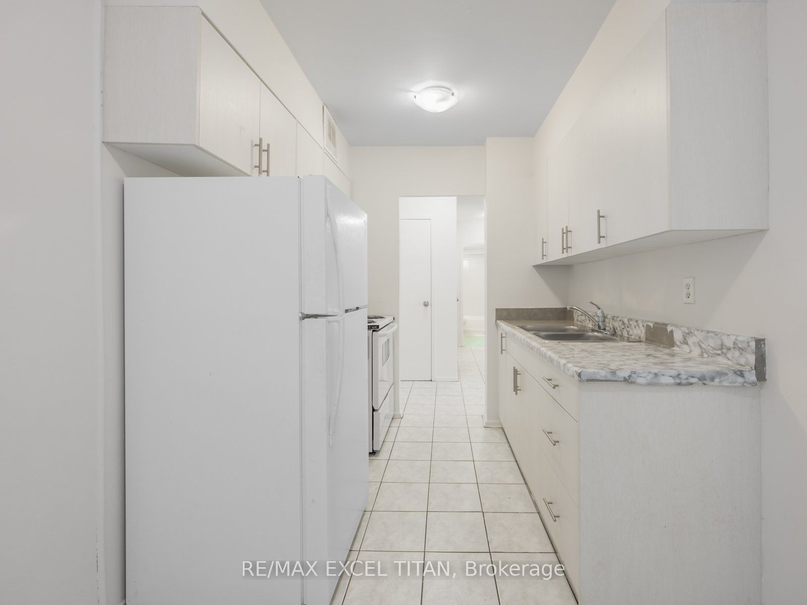 1385 Midland Avenue 801 Property Photo 18