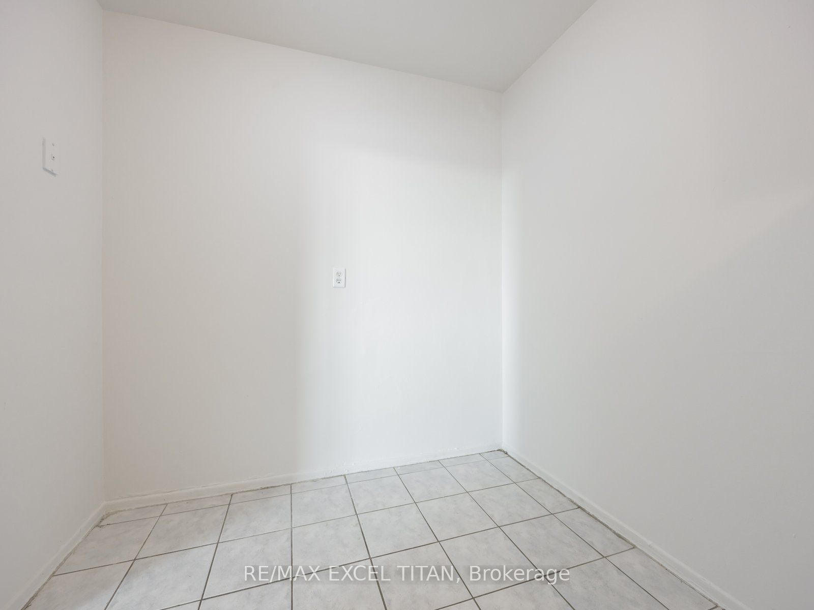 1385 Midland Avenue 801 Property Photo 19