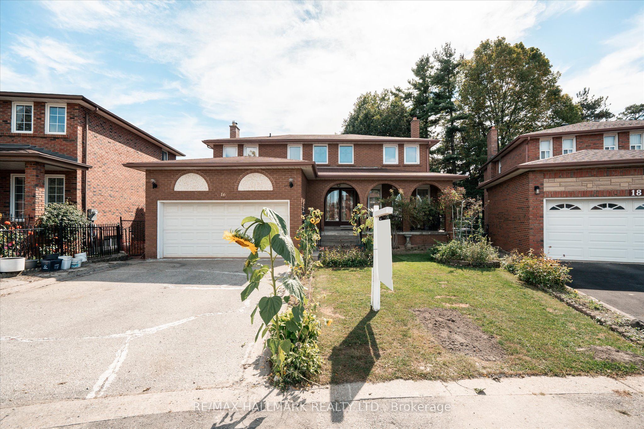 16 Ascolda Boulevard Property Photo 1