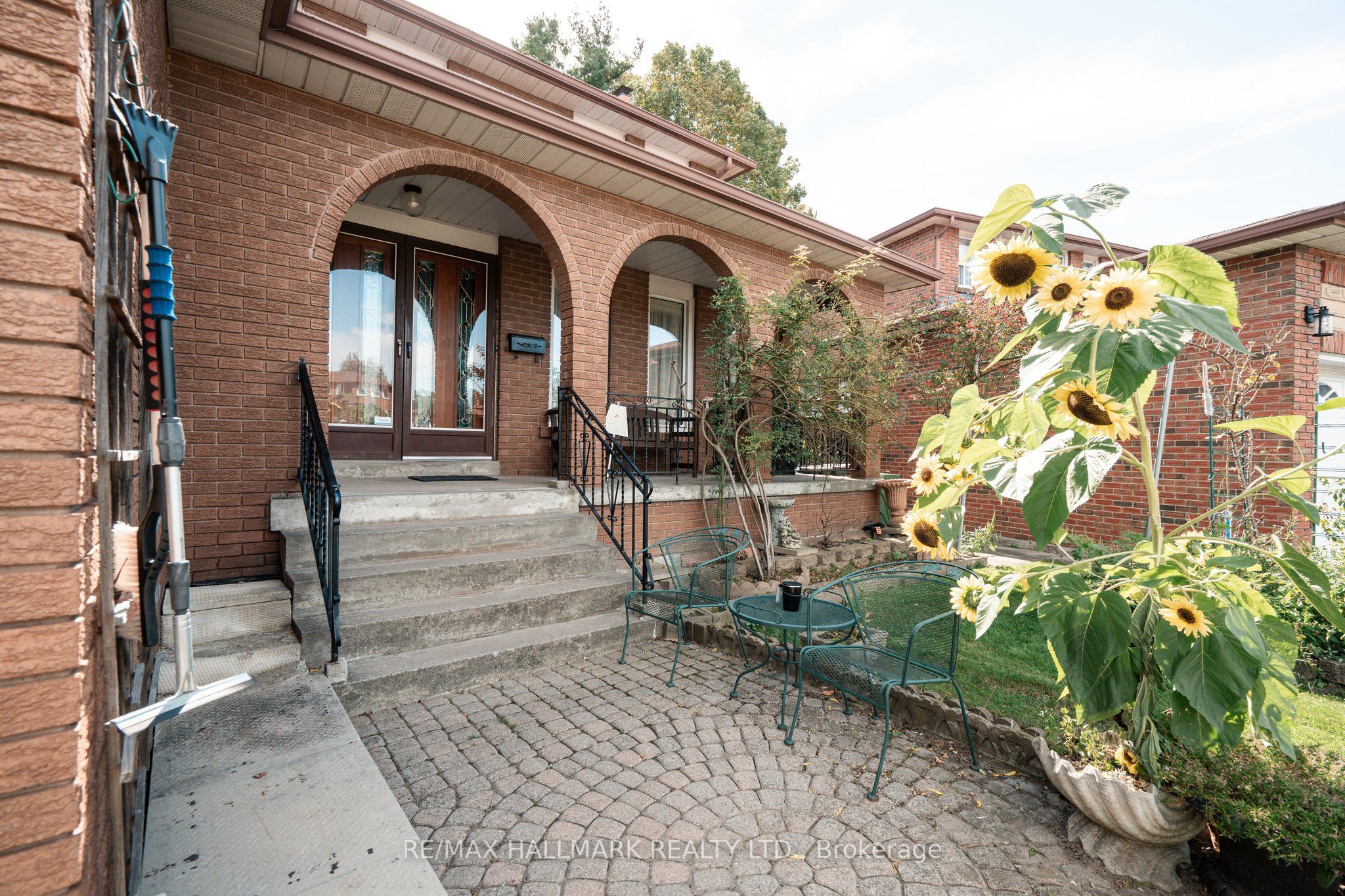 16 Ascolda Boulevard Property Photo 2