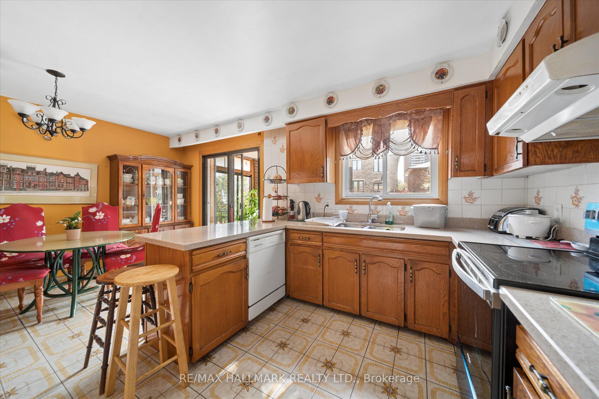 16 Ascolda Boulevard Property Photo 12