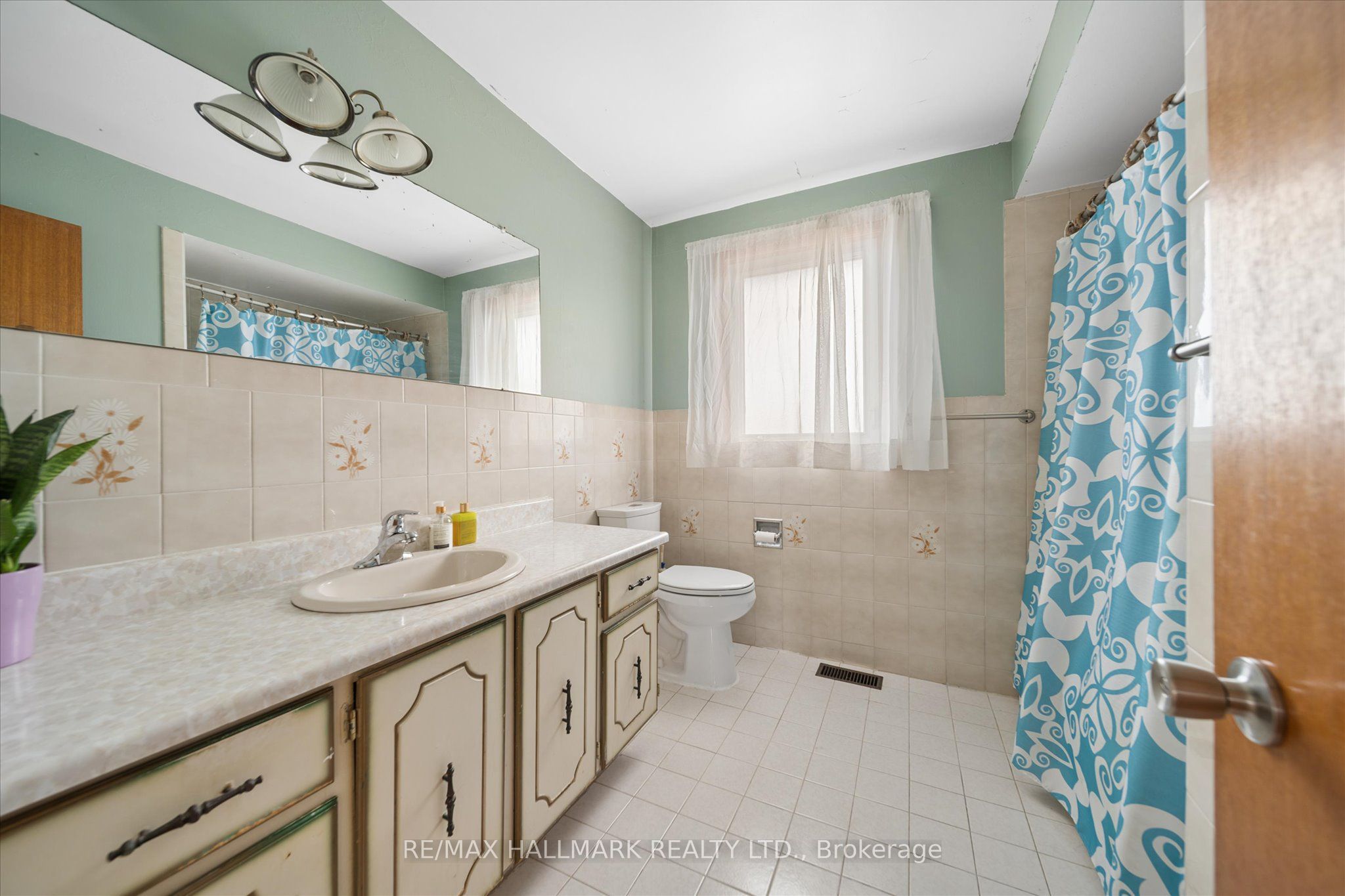 16 Ascolda Boulevard Property Photo 26