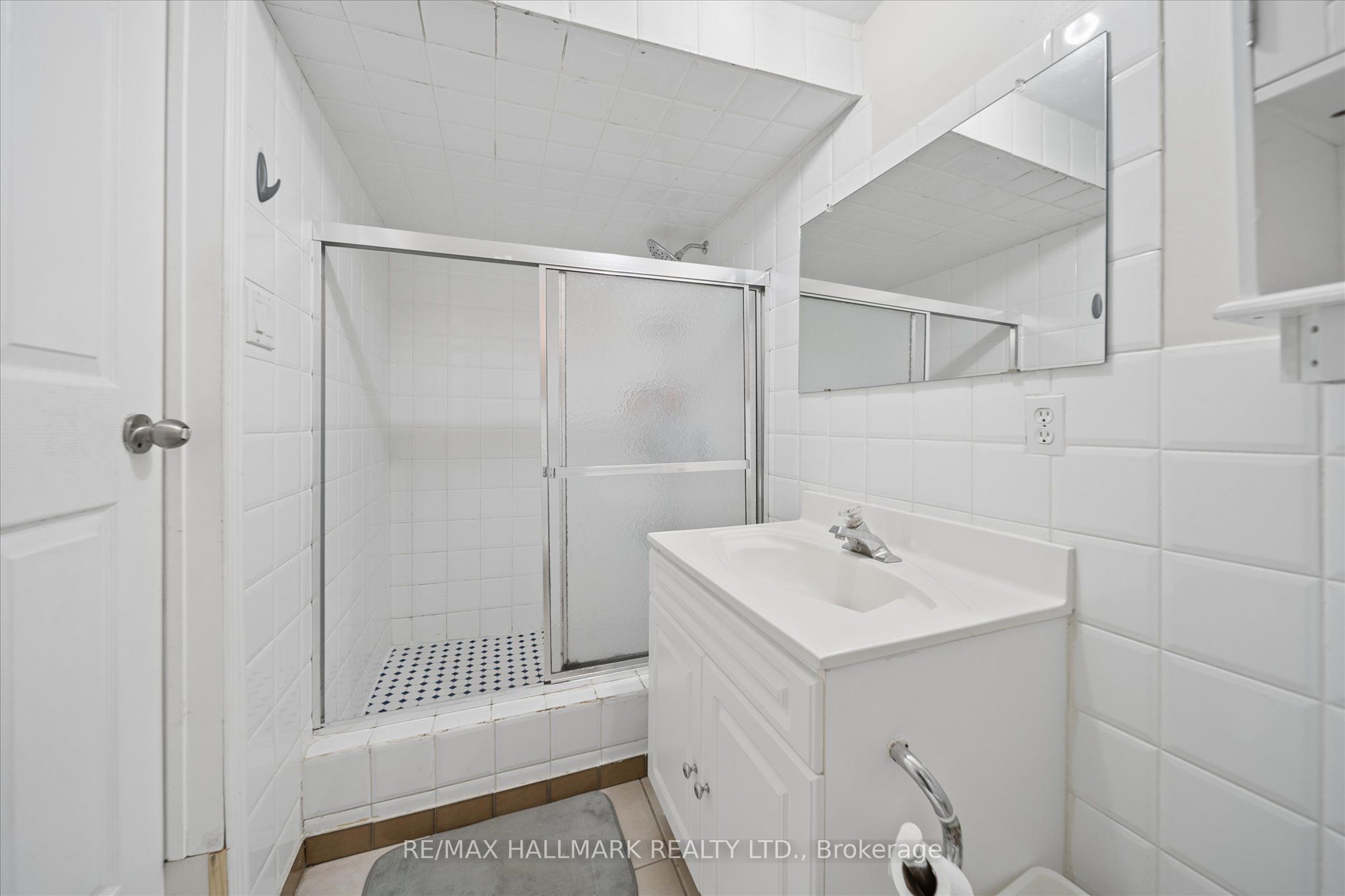 16 Ascolda Boulevard Property Photo 35