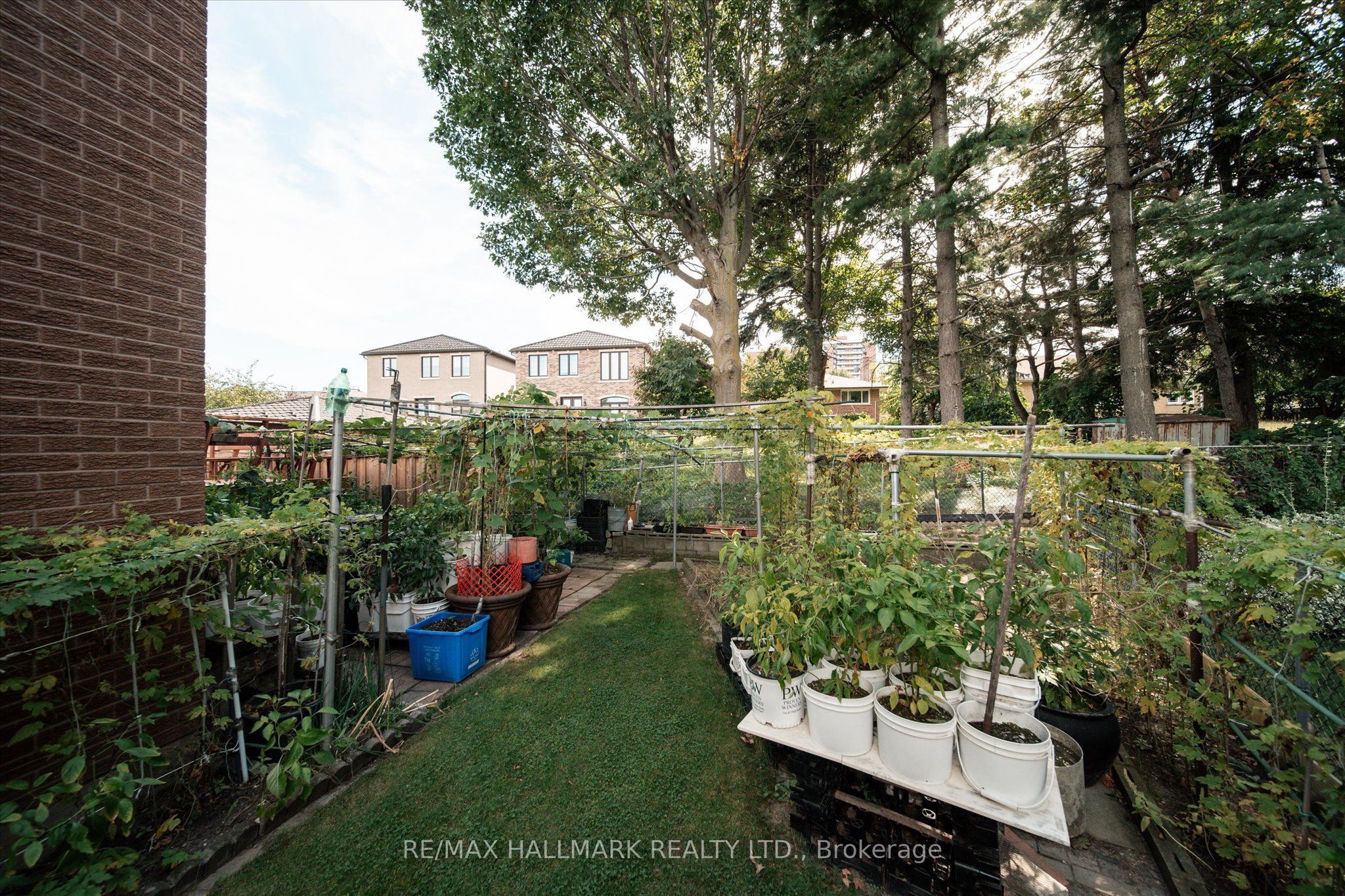 16 Ascolda Boulevard Property Photo 41