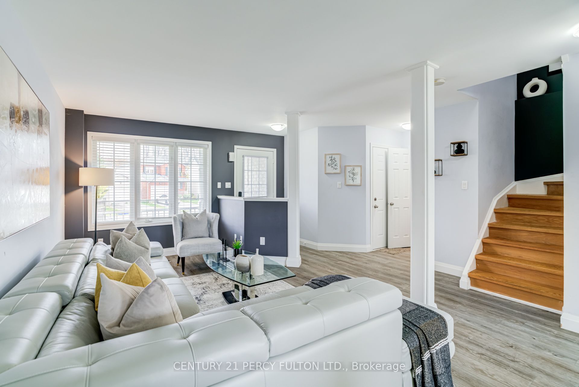 1842 Dalhousie Crescent Property Photo 7