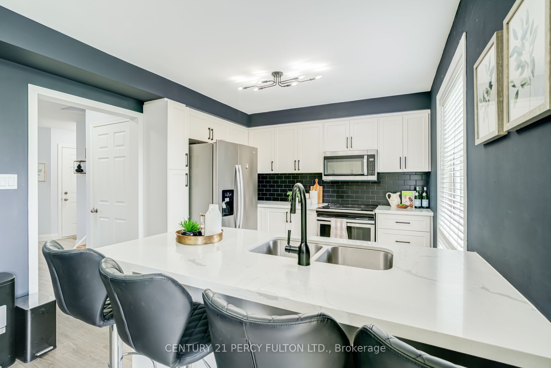 1842 Dalhousie Crescent Property Photo 12