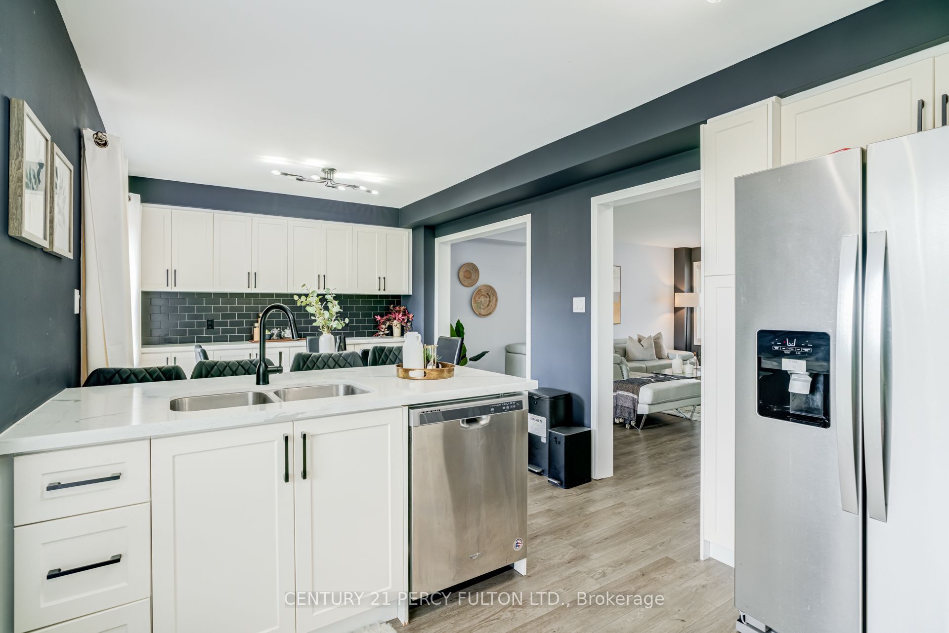 1842 Dalhousie Crescent Property Photo 14
