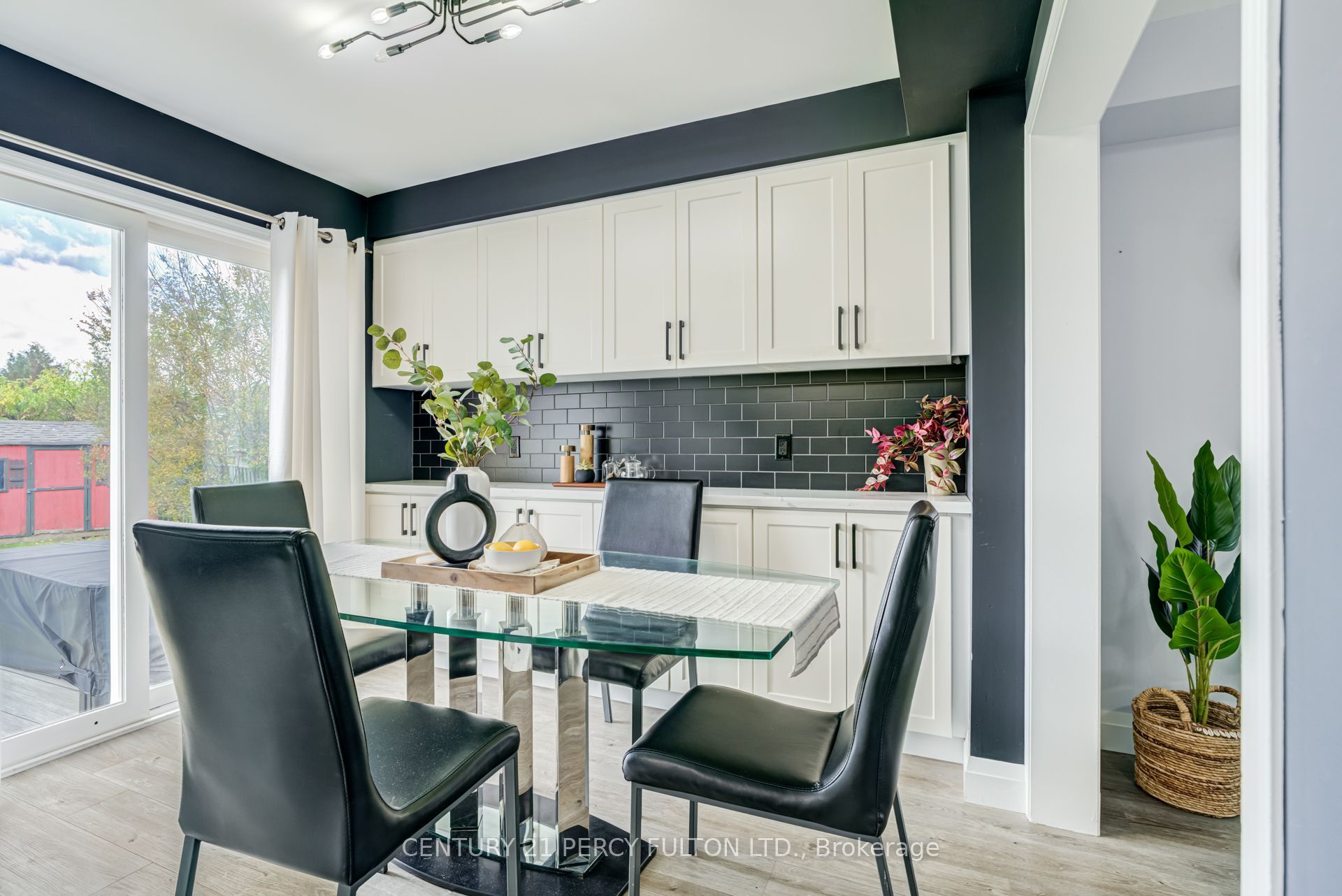 1842 Dalhousie Crescent Property Photo 15