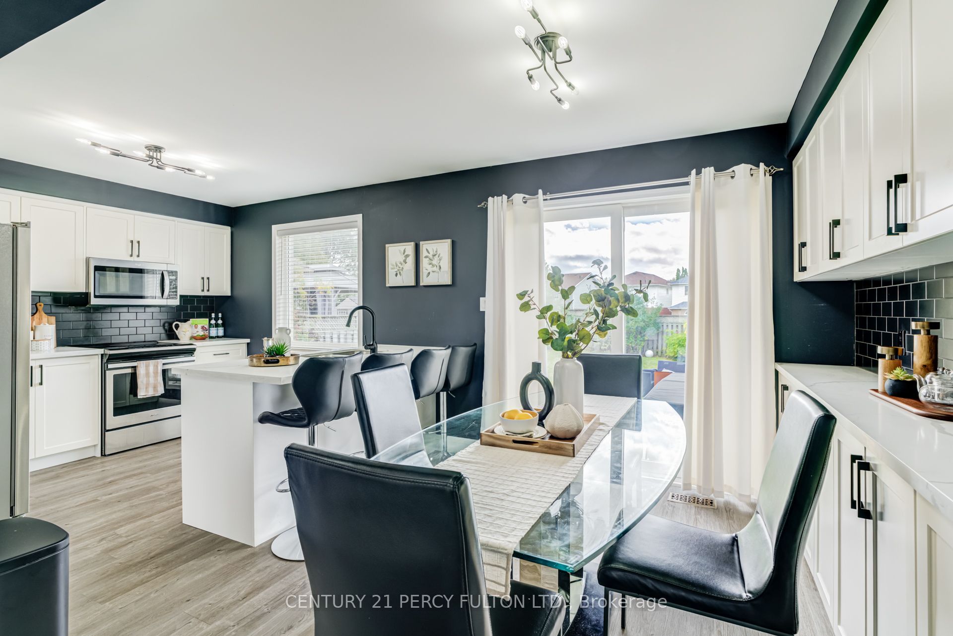 1842 Dalhousie Crescent Property Photo 16