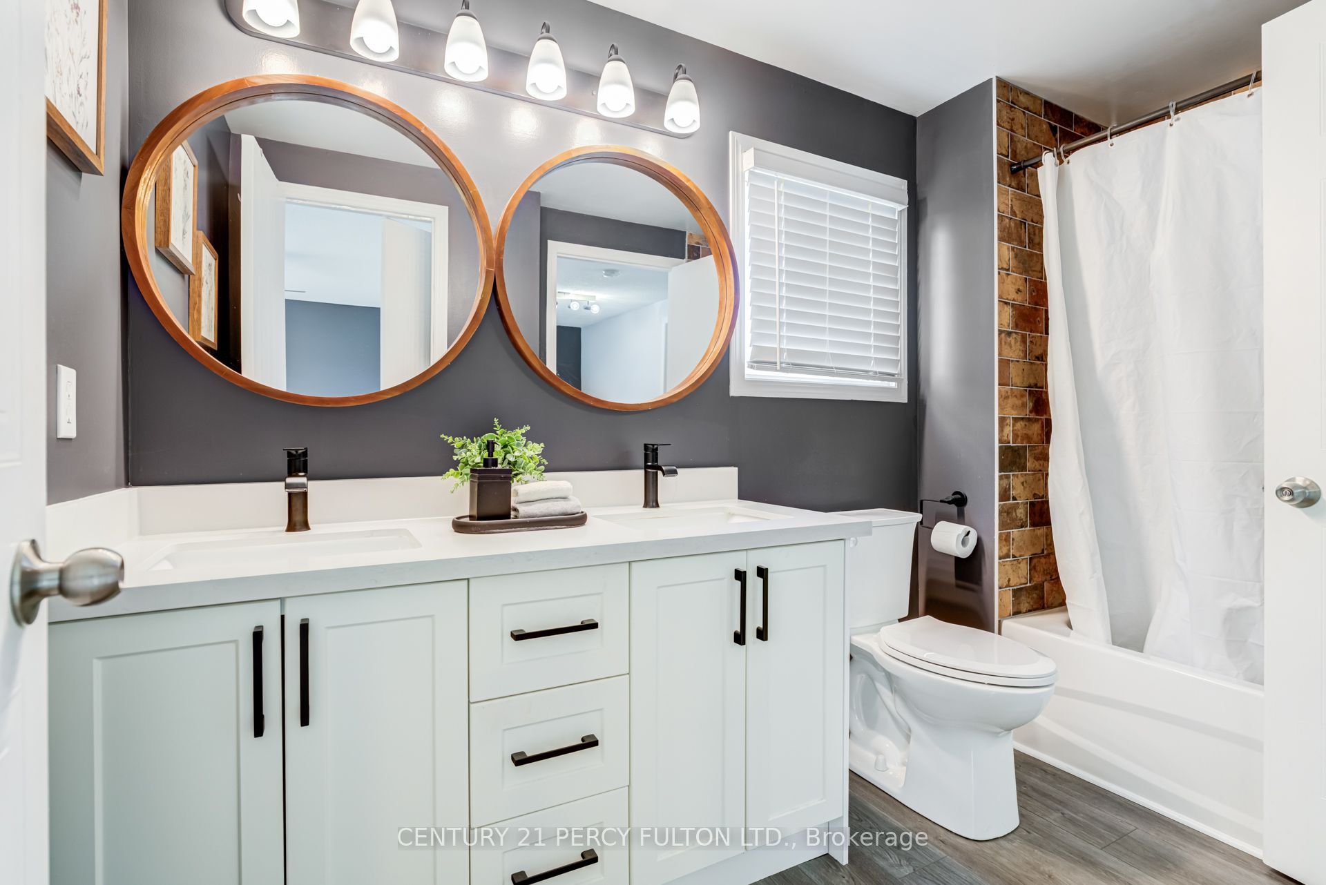 1842 Dalhousie Crescent Property Photo 30