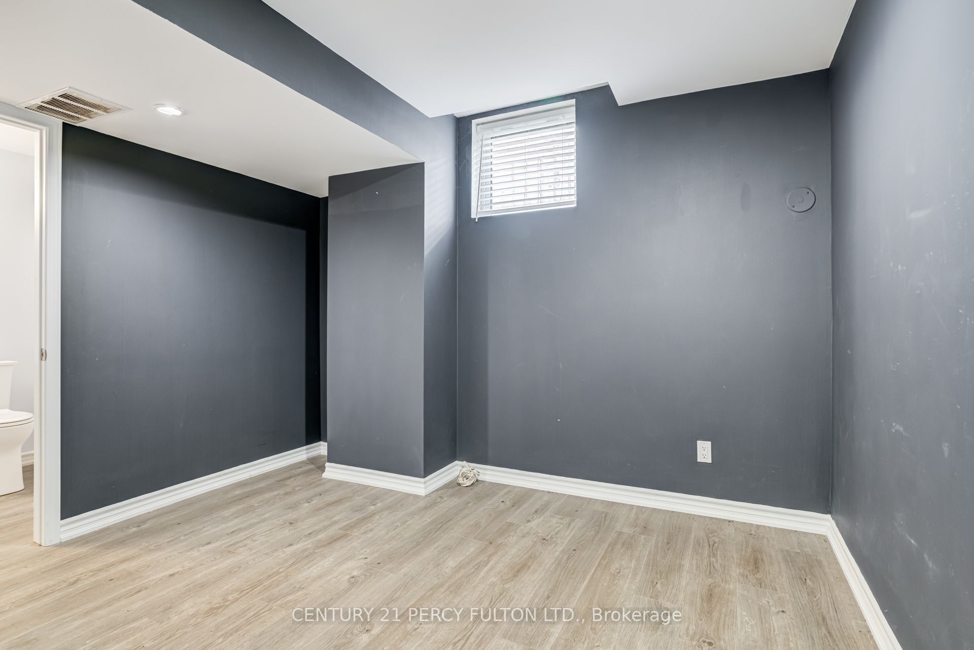 1842 Dalhousie Crescent Property Photo 31