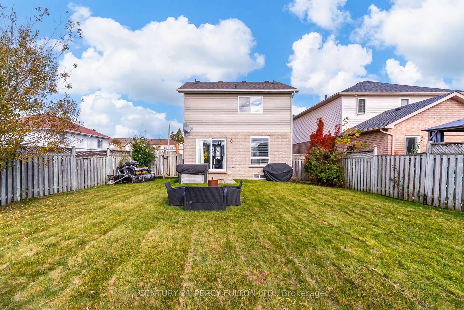 1842 Dalhousie Crescent Property Photo 41