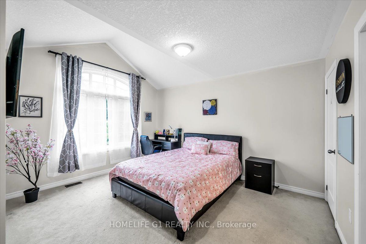 47 Holyrod Drive Property Photo 36