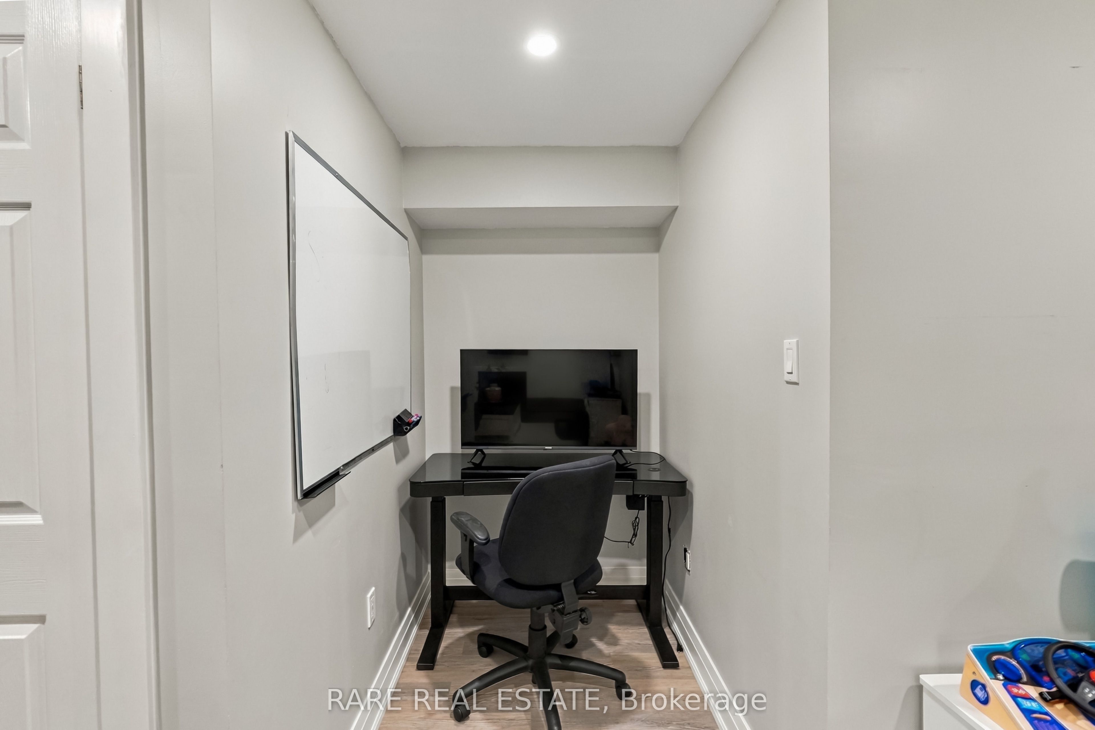 57 Fenwick Avenue Property Photo 42