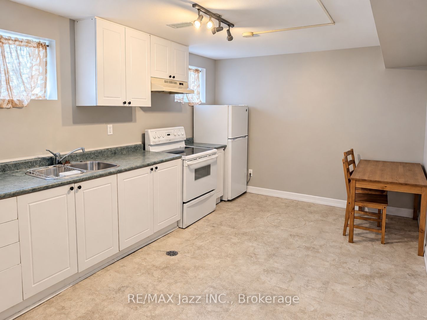 661 Taylor Avenue Bsmt Property Photo 2