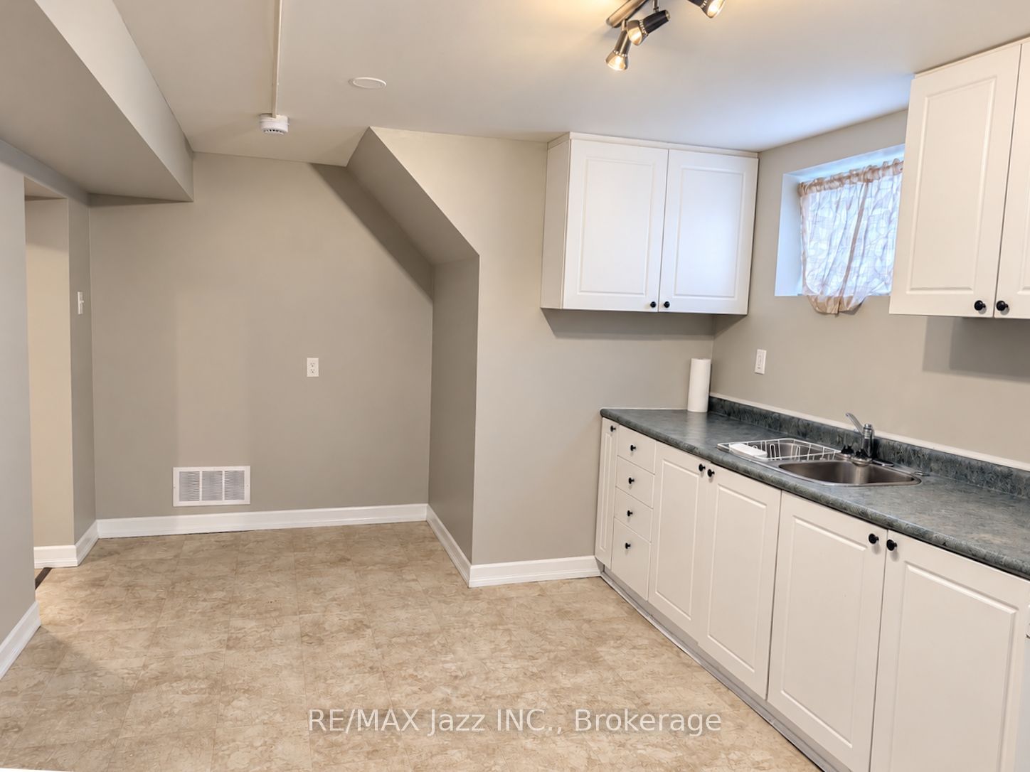 661 Taylor Avenue Bsmt Property Photo 3