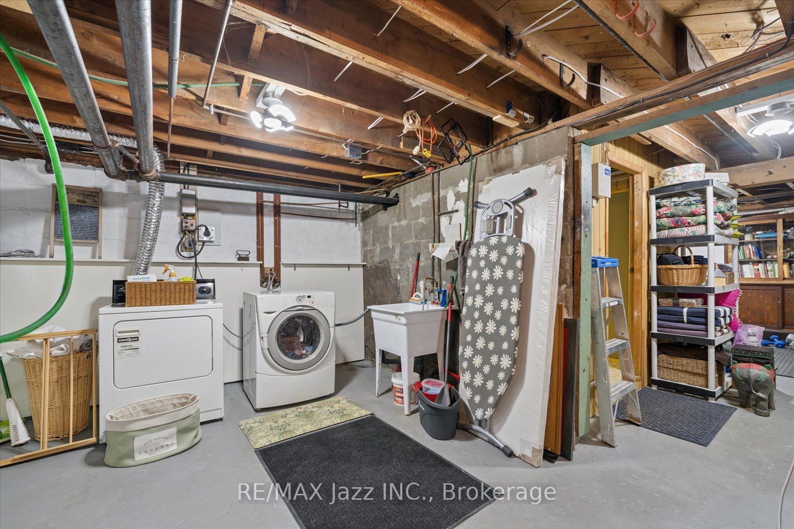 621 Masson Street Property Photo 39
