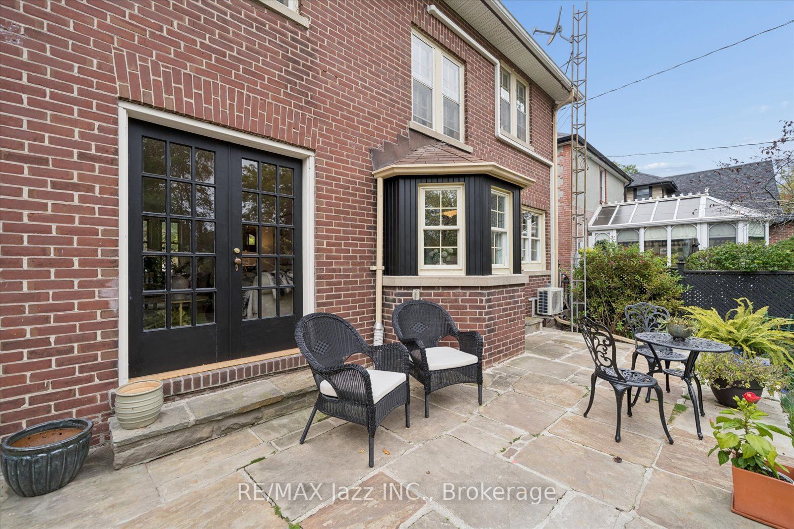 621 Masson Street Property Photo 45