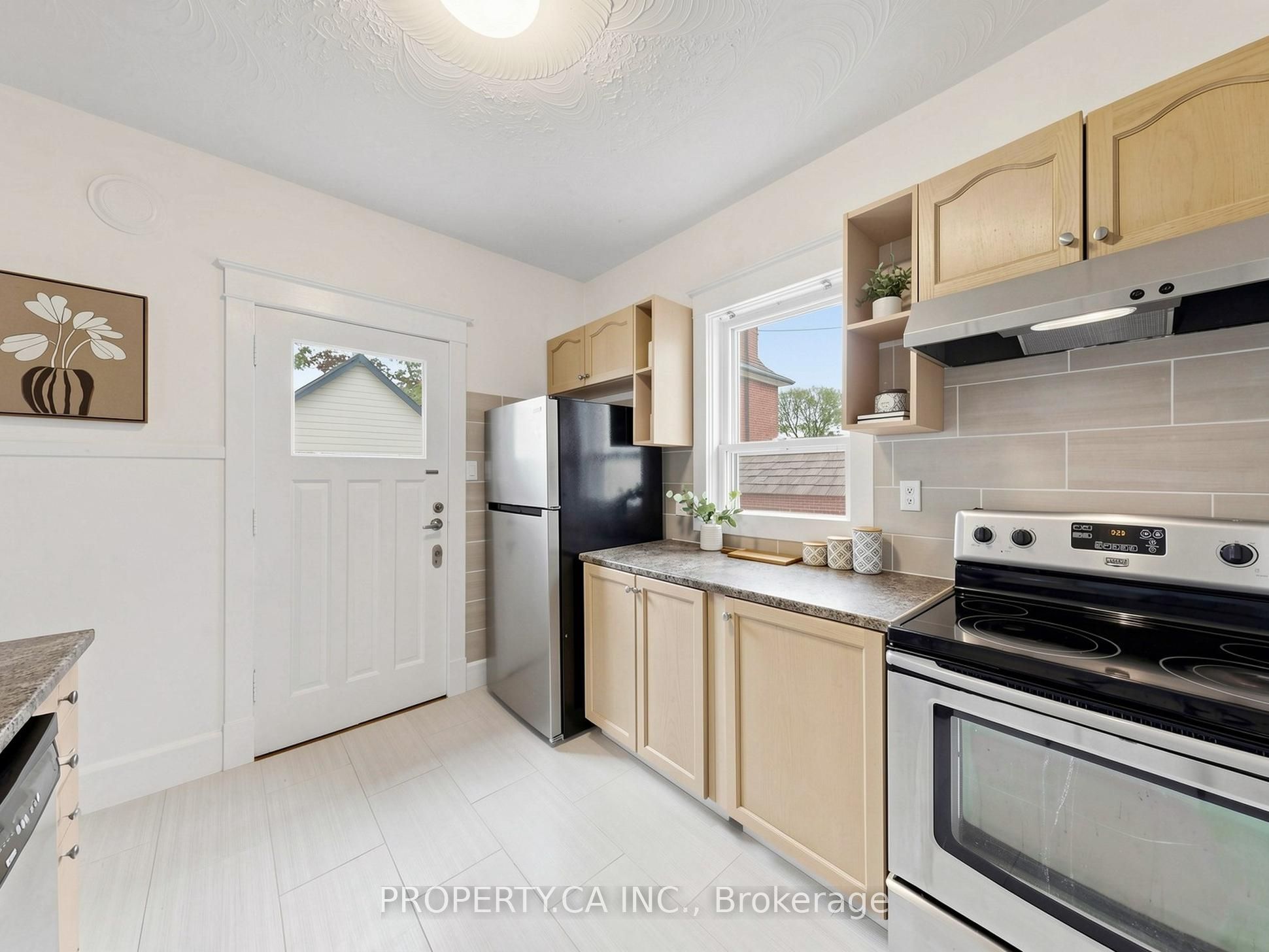 205 Dearborn Avenue Property Photo 18