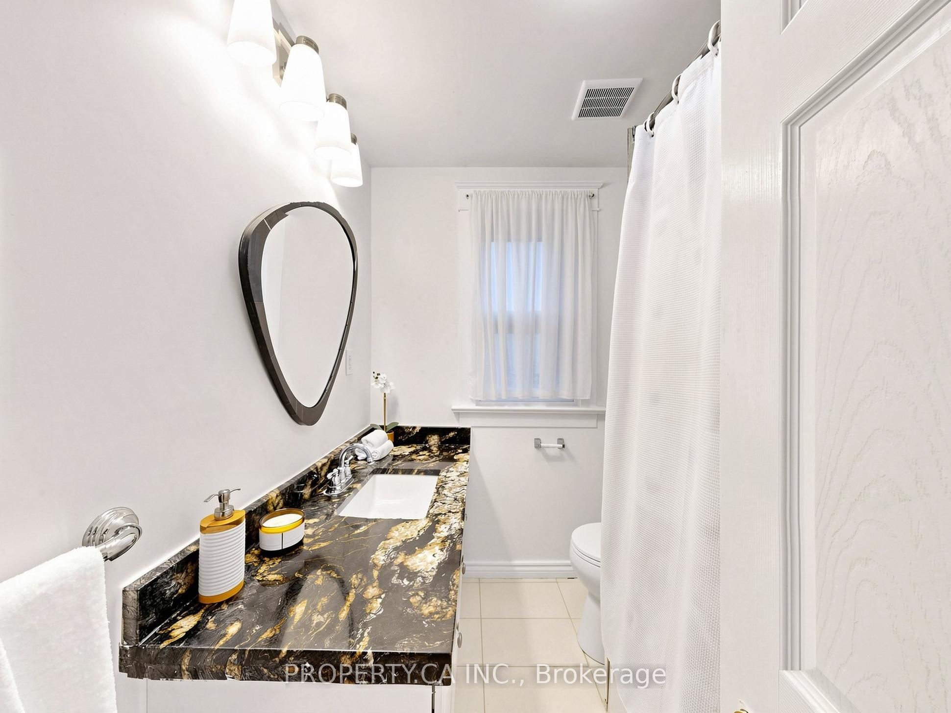 205 Dearborn Avenue Property Photo 28
