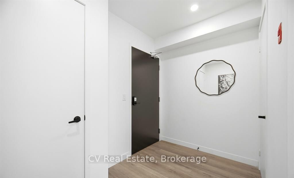 61 Orchard Park 403 Property Photo 4