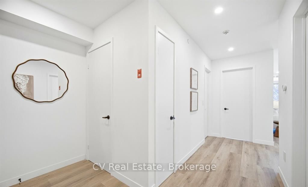 61 Orchard Park 403 Property Photo 5