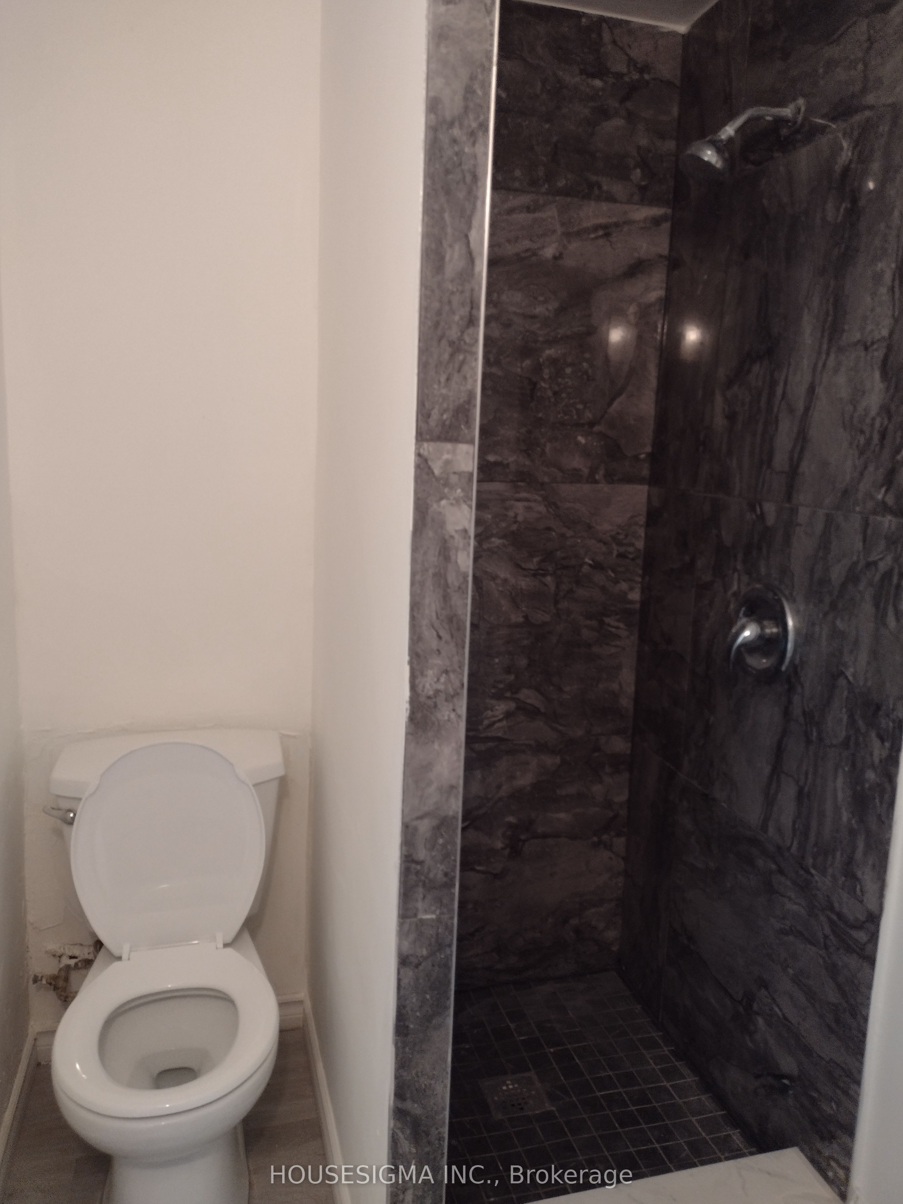 888 Dundas Street E Property Photo 12
