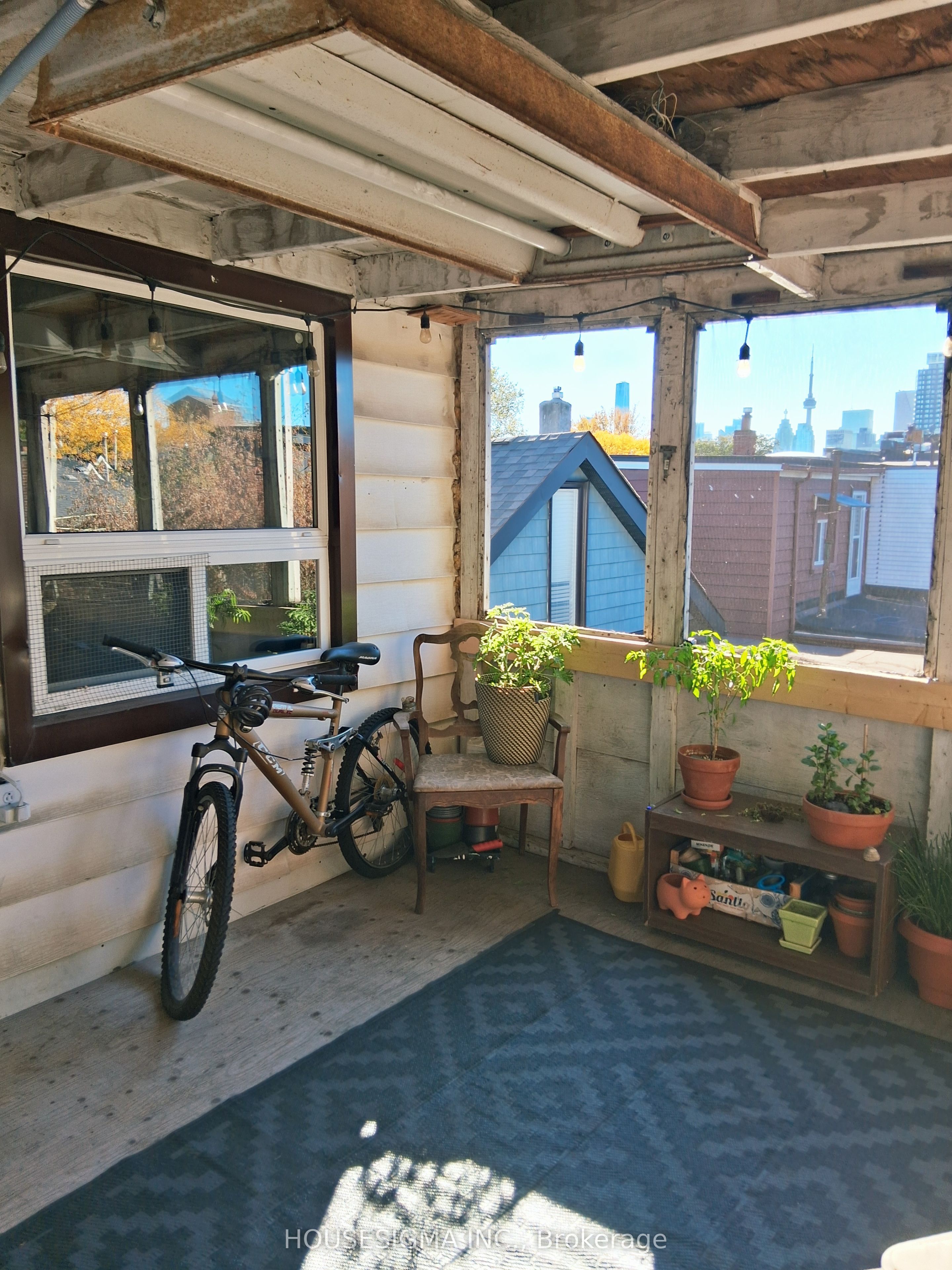 888 Dundas Street E Property Photo 16
