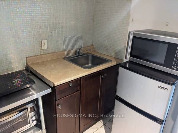 888 Dundas Street E Property Photo 24