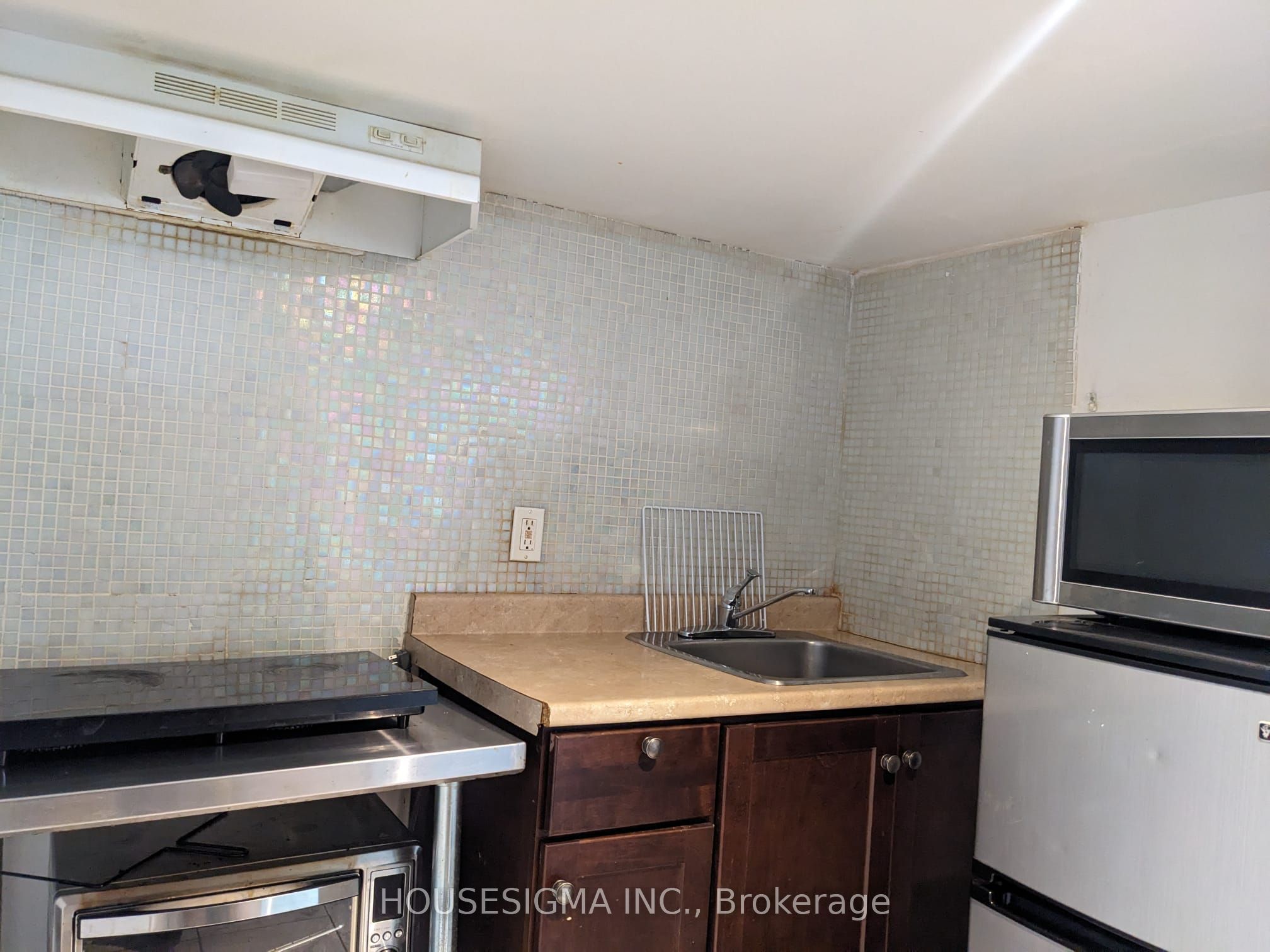 888 Dundas Street E Property Photo 26