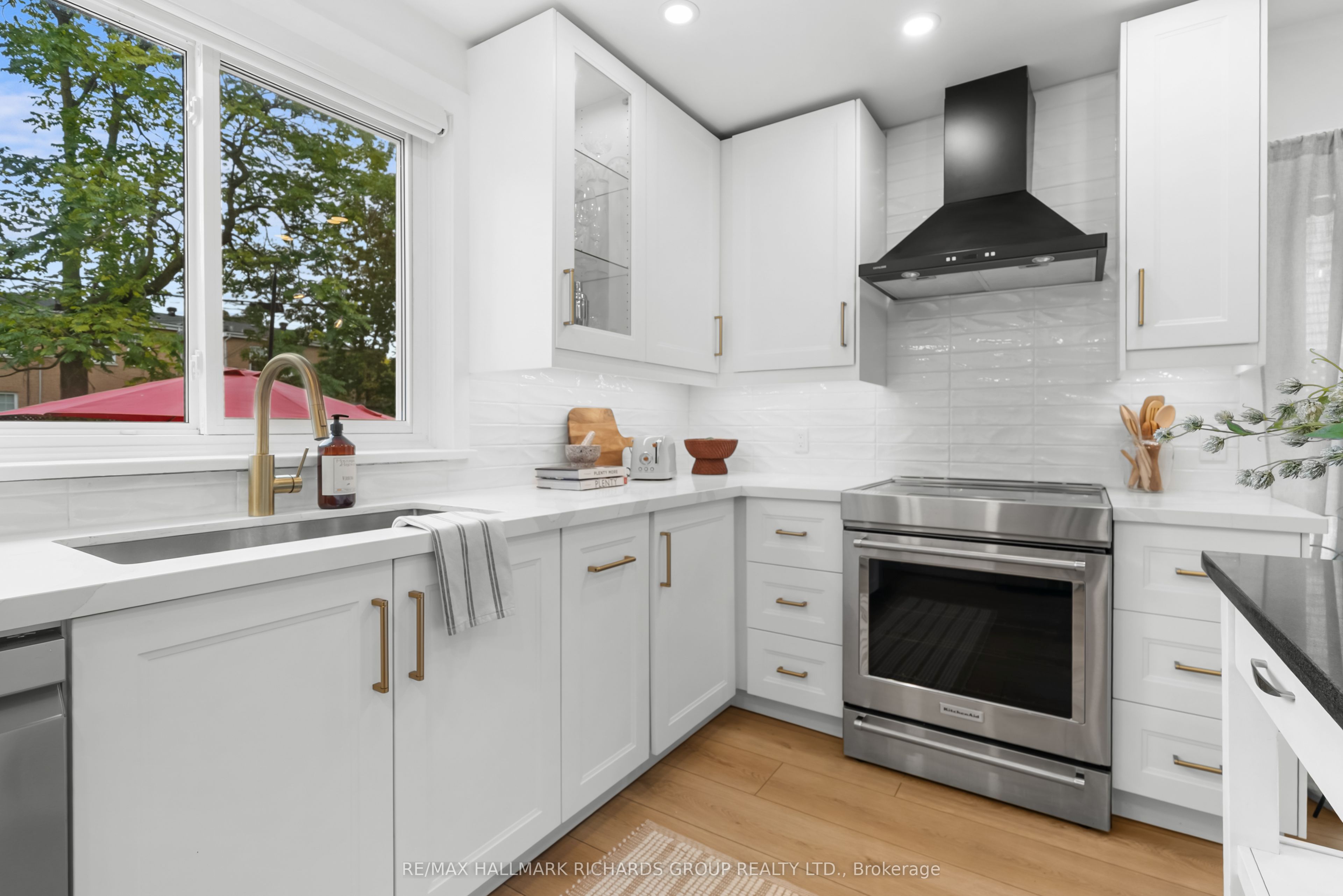 87 Rhodes Avenue Property Photo 12