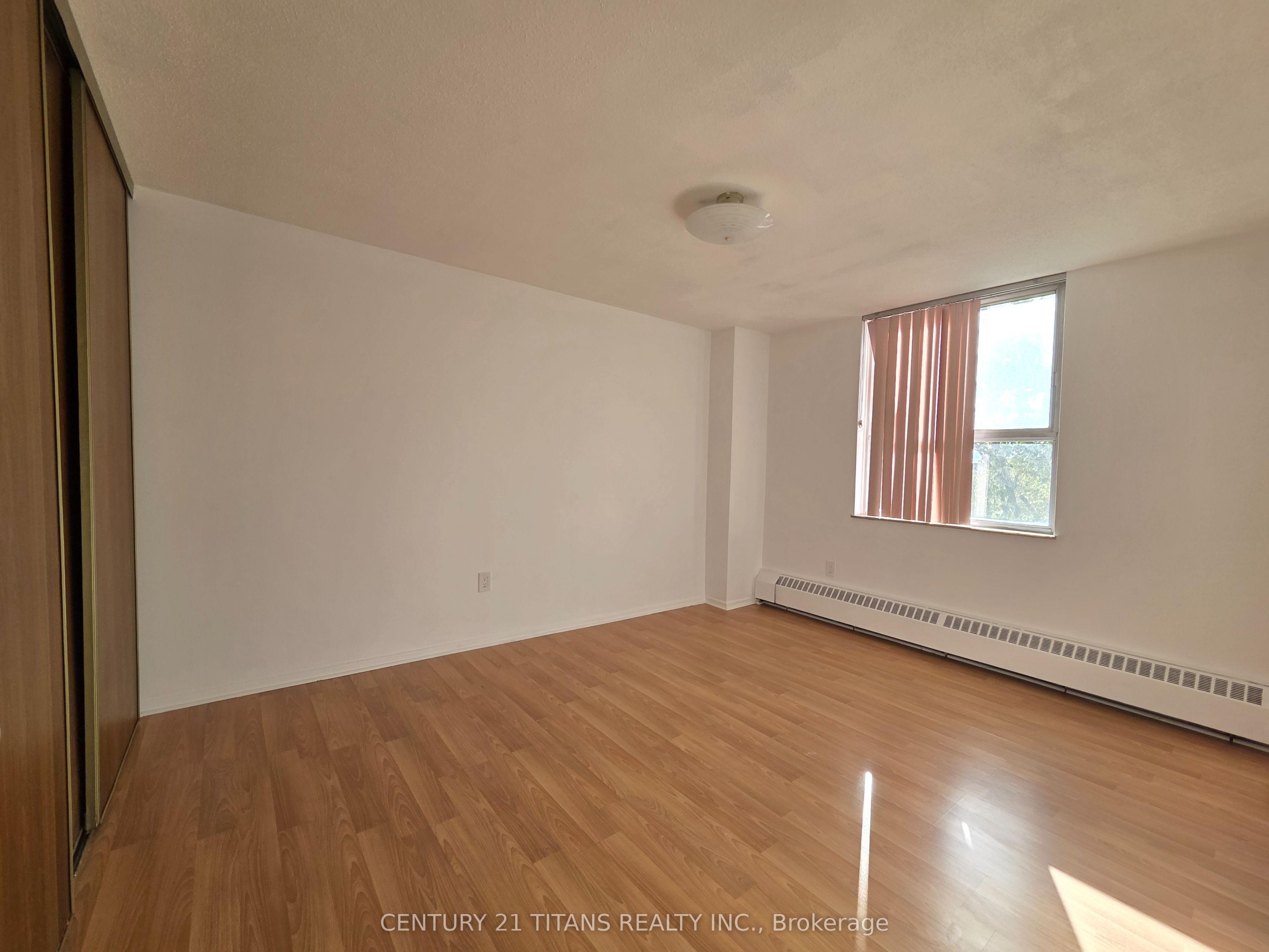 270 Palmdale Drive 510 Property Photo 10