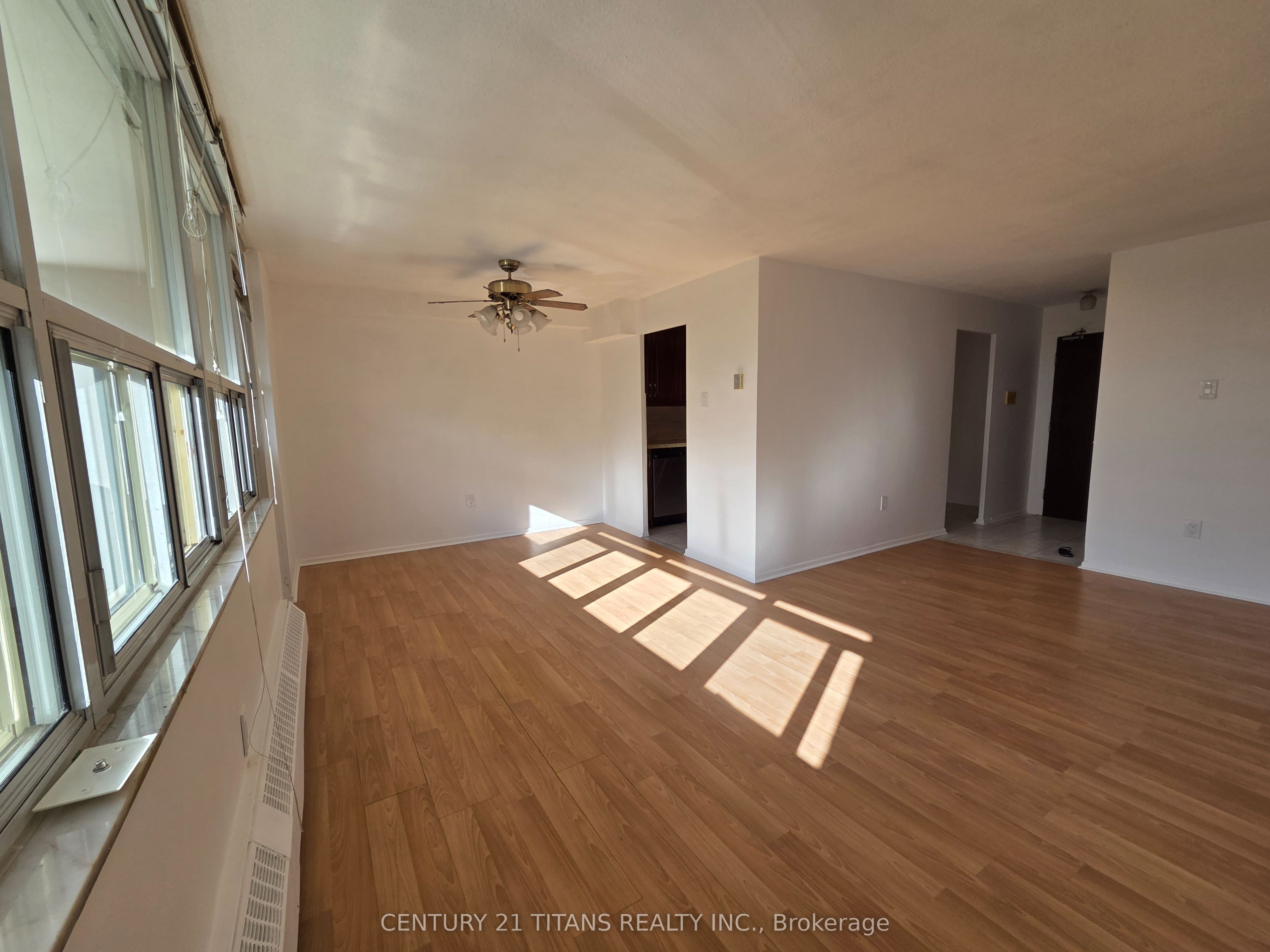 270 Palmdale Drive 510 Property Photo 16