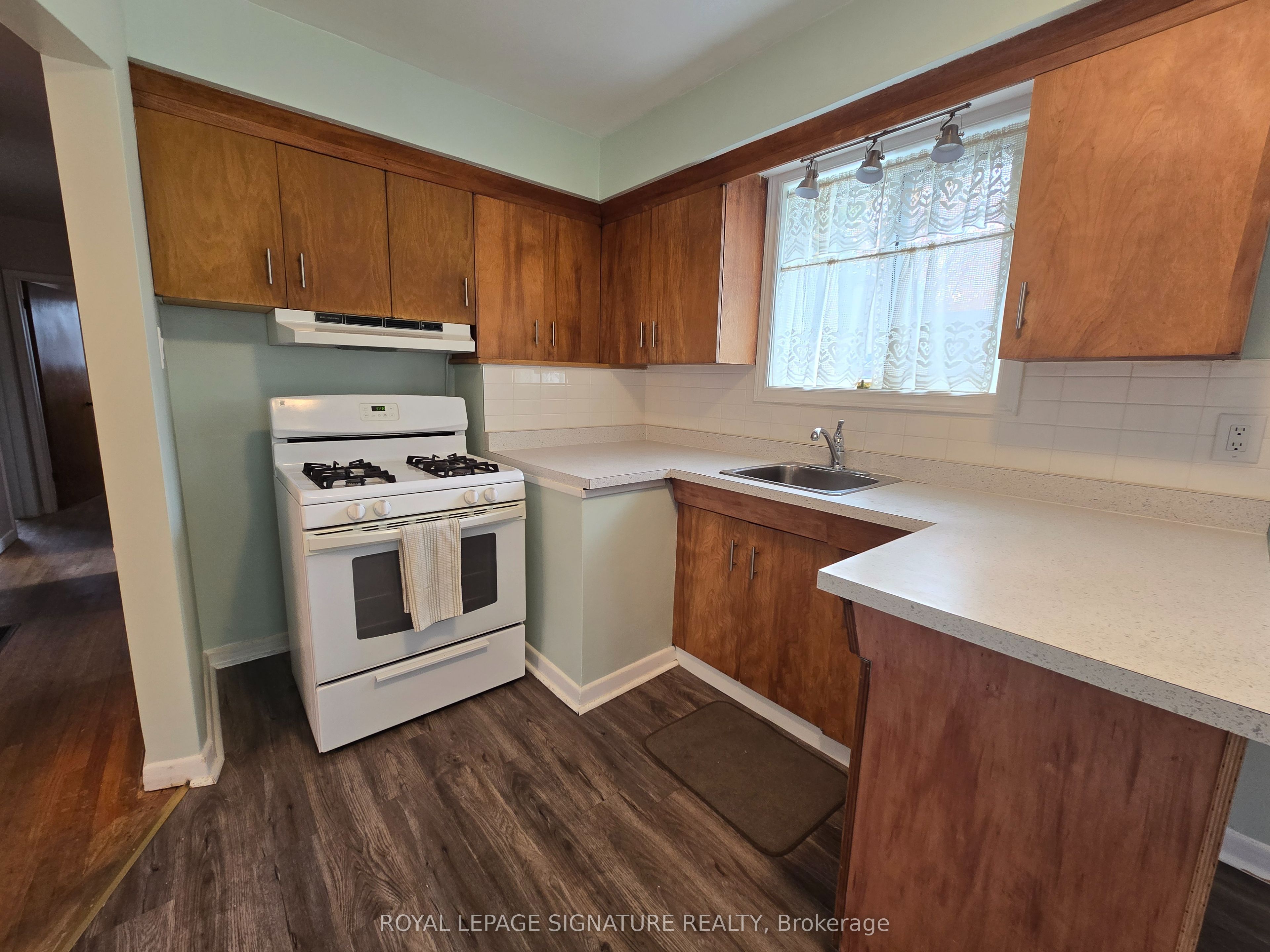 7 Scotchdale Avenue Property Photo 9