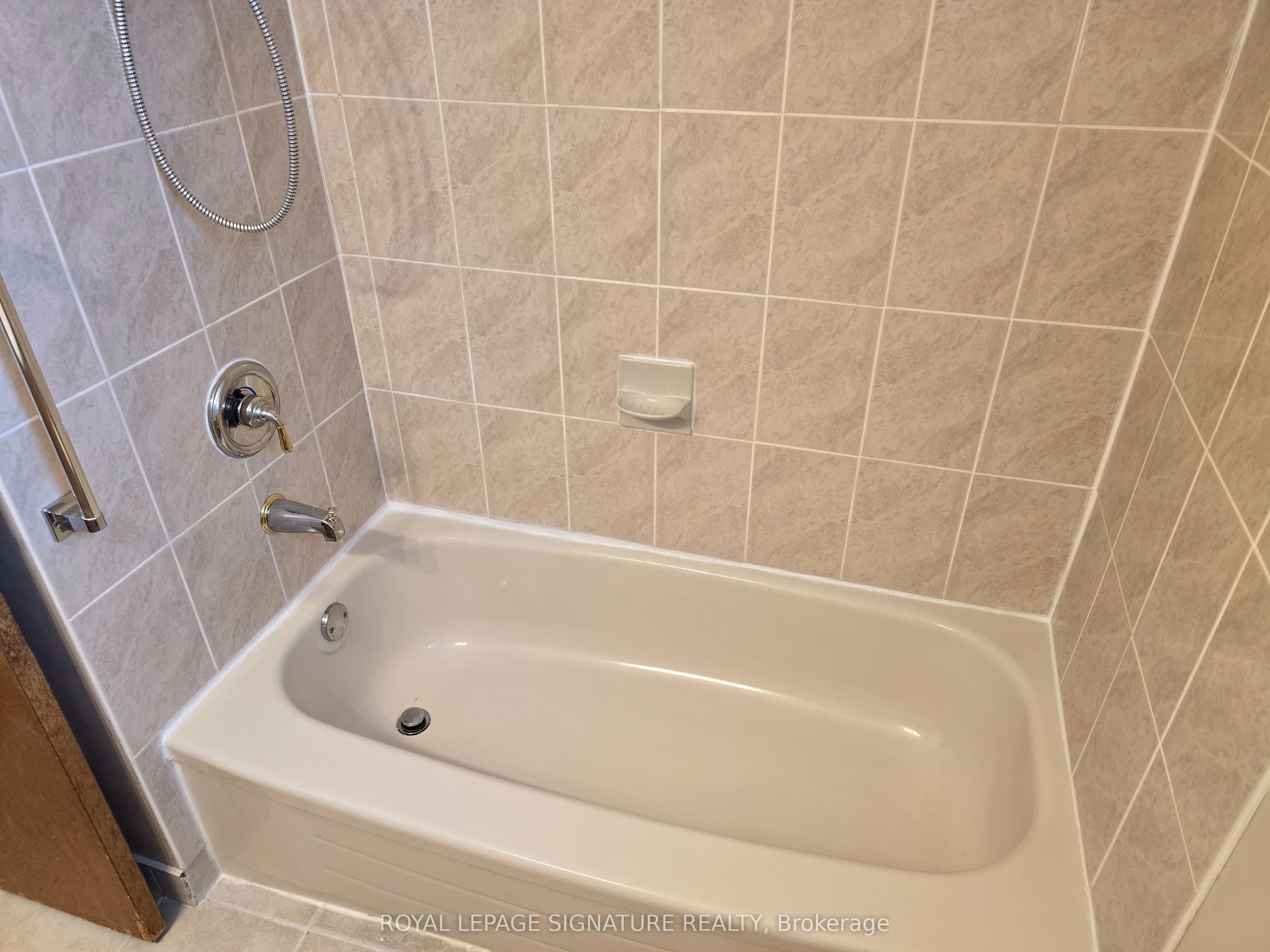 7 Scotchdale Avenue Property Photo 12