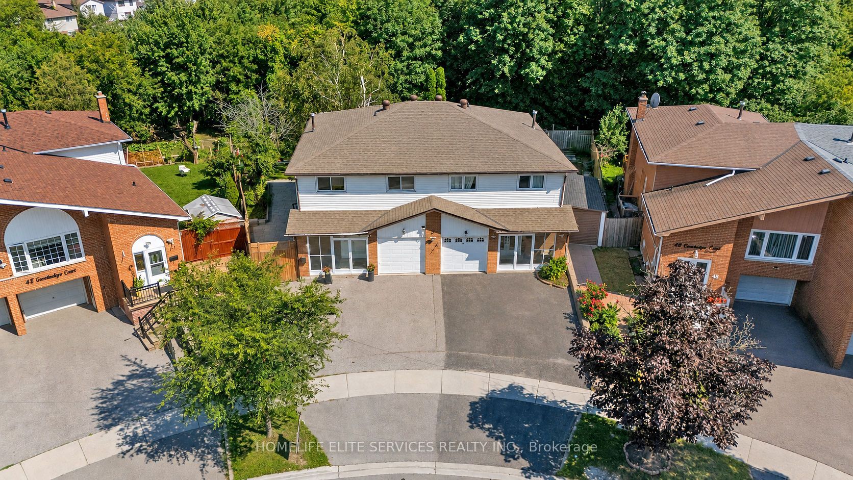 44 Greenhedges Court Property Photo 2