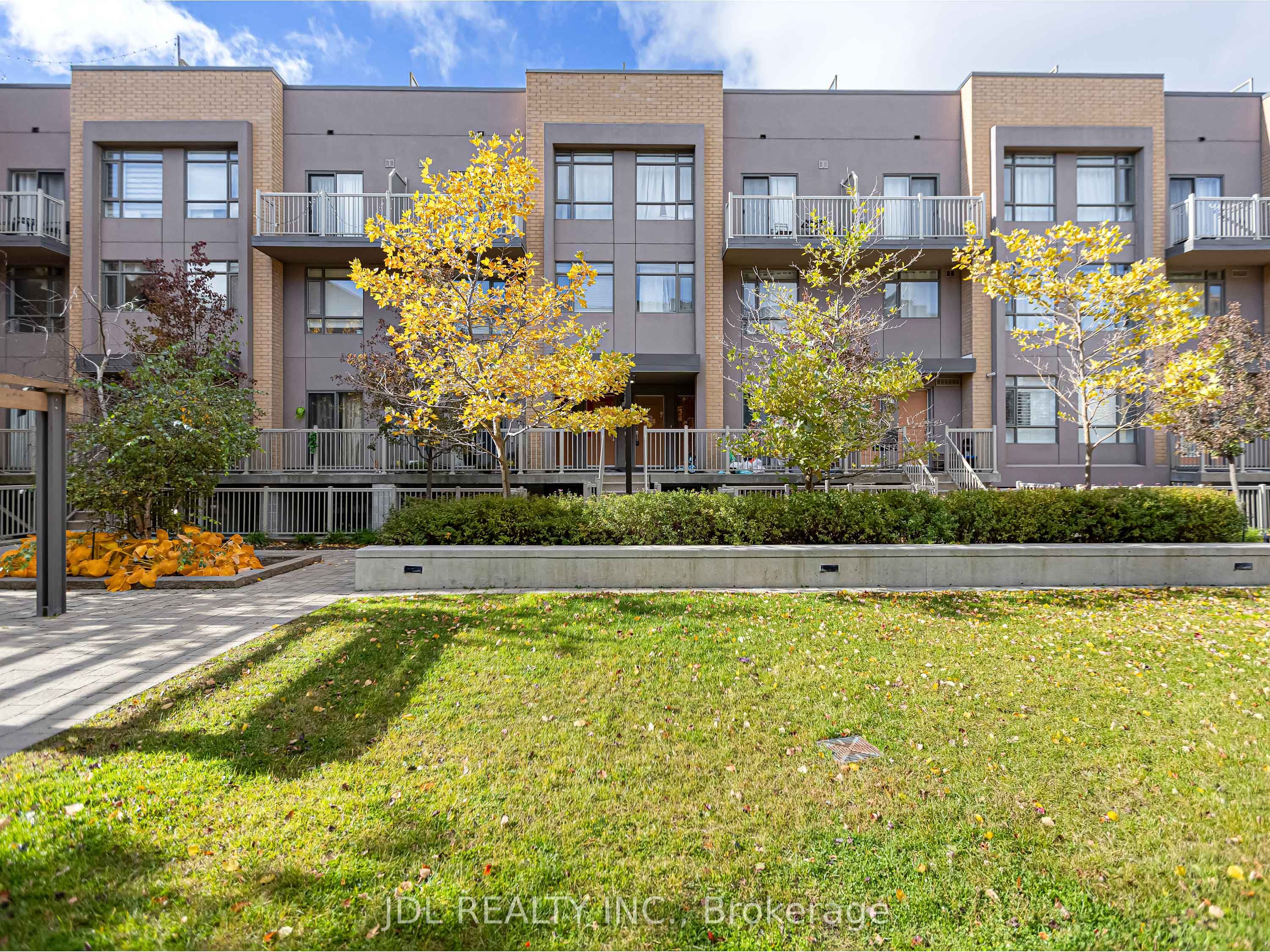 90 Orchid Place Drive 307 Property Photo 2