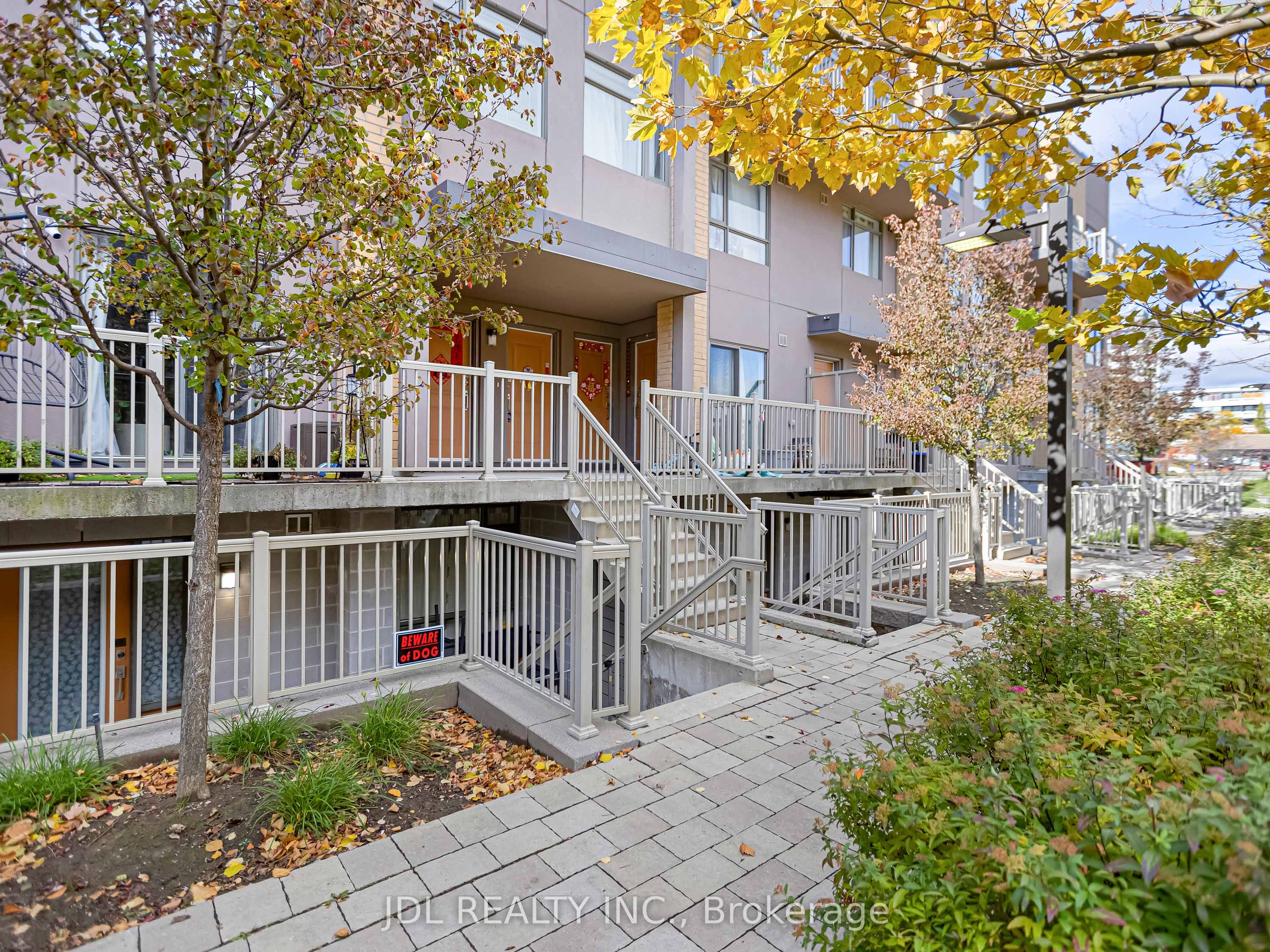 90 Orchid Place Drive 307 Property Photo 4