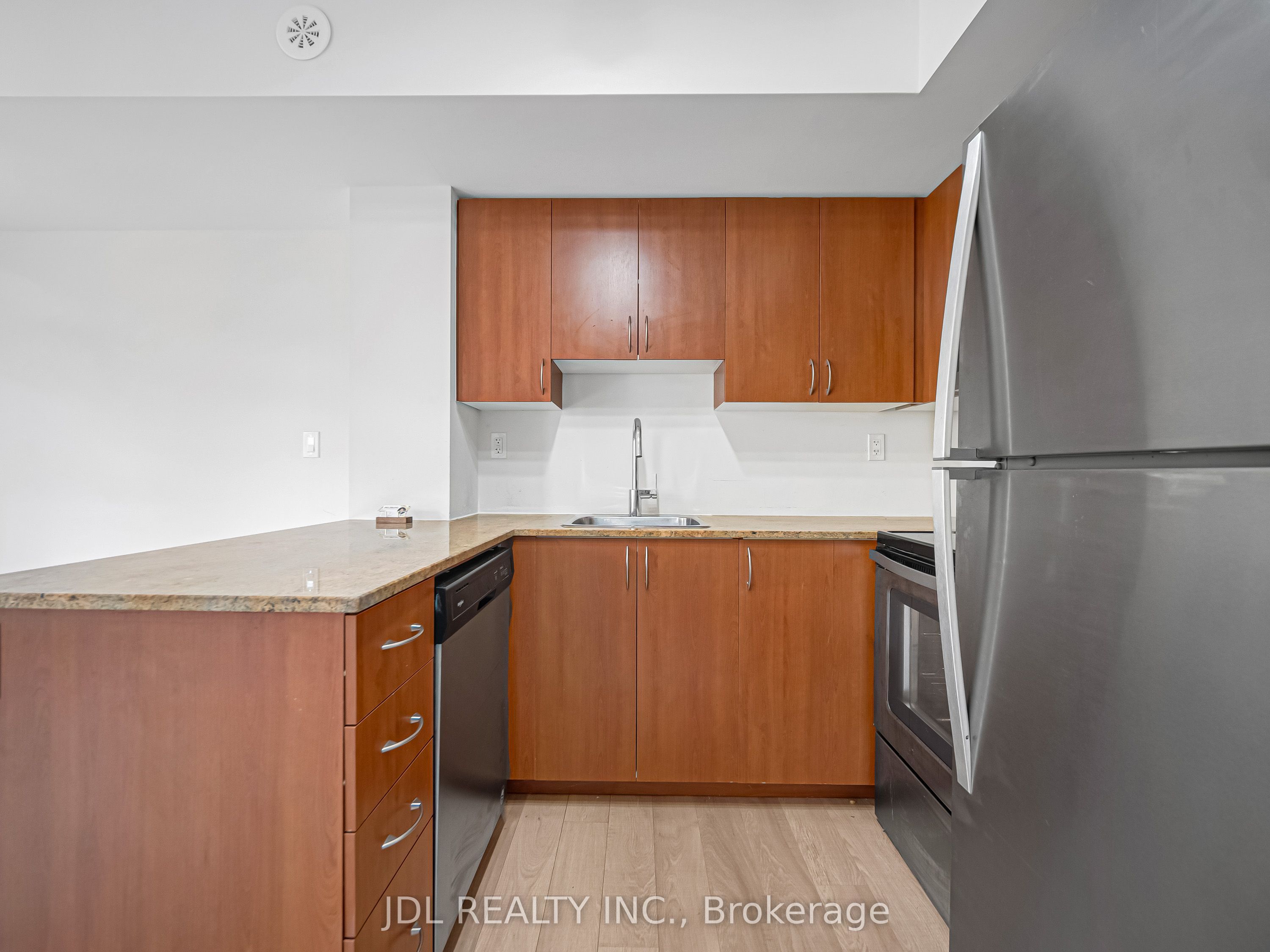 90 Orchid Place Drive 307 Property Photo 14