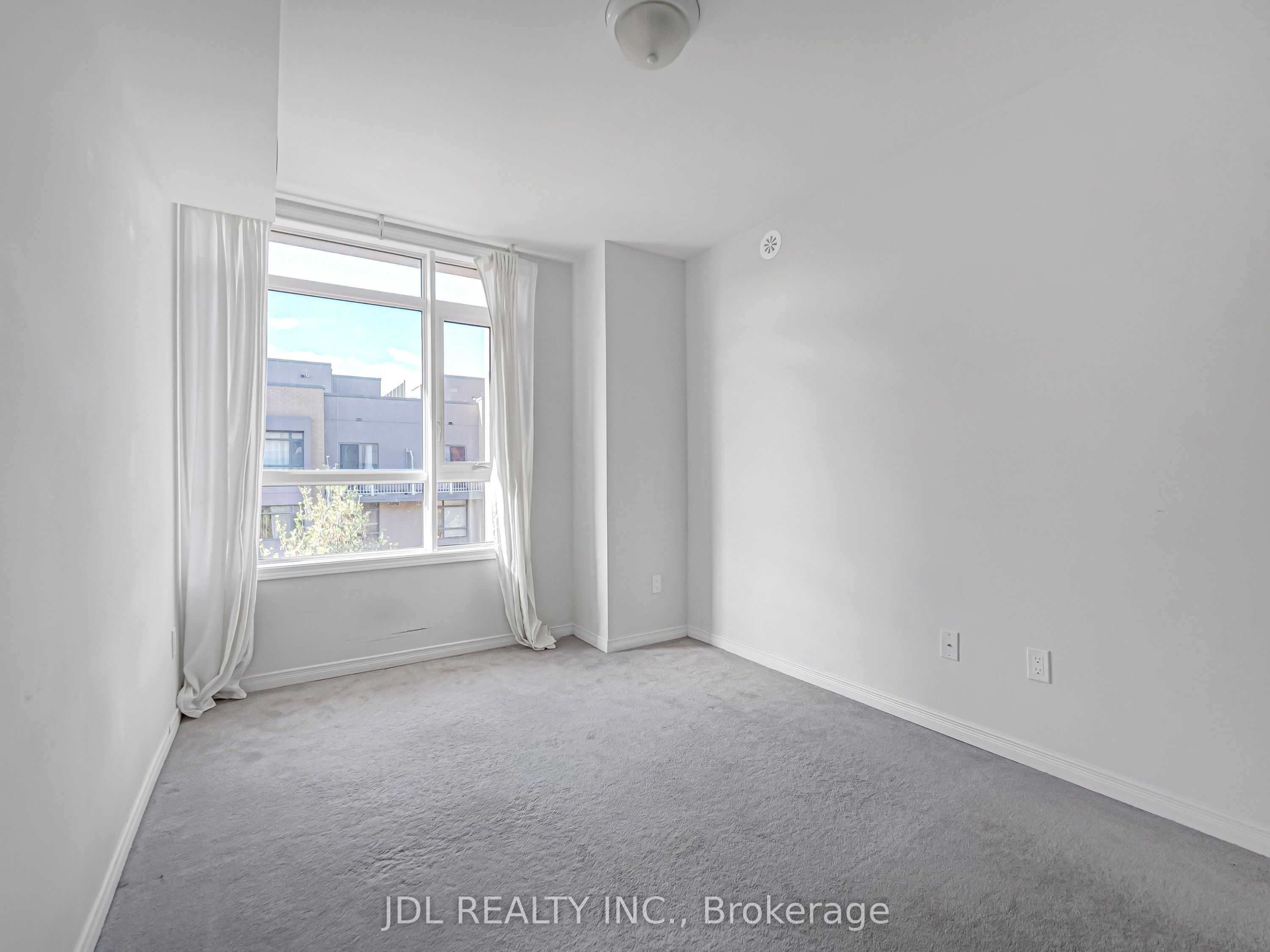 90 Orchid Place Drive 307 Property Photo 32