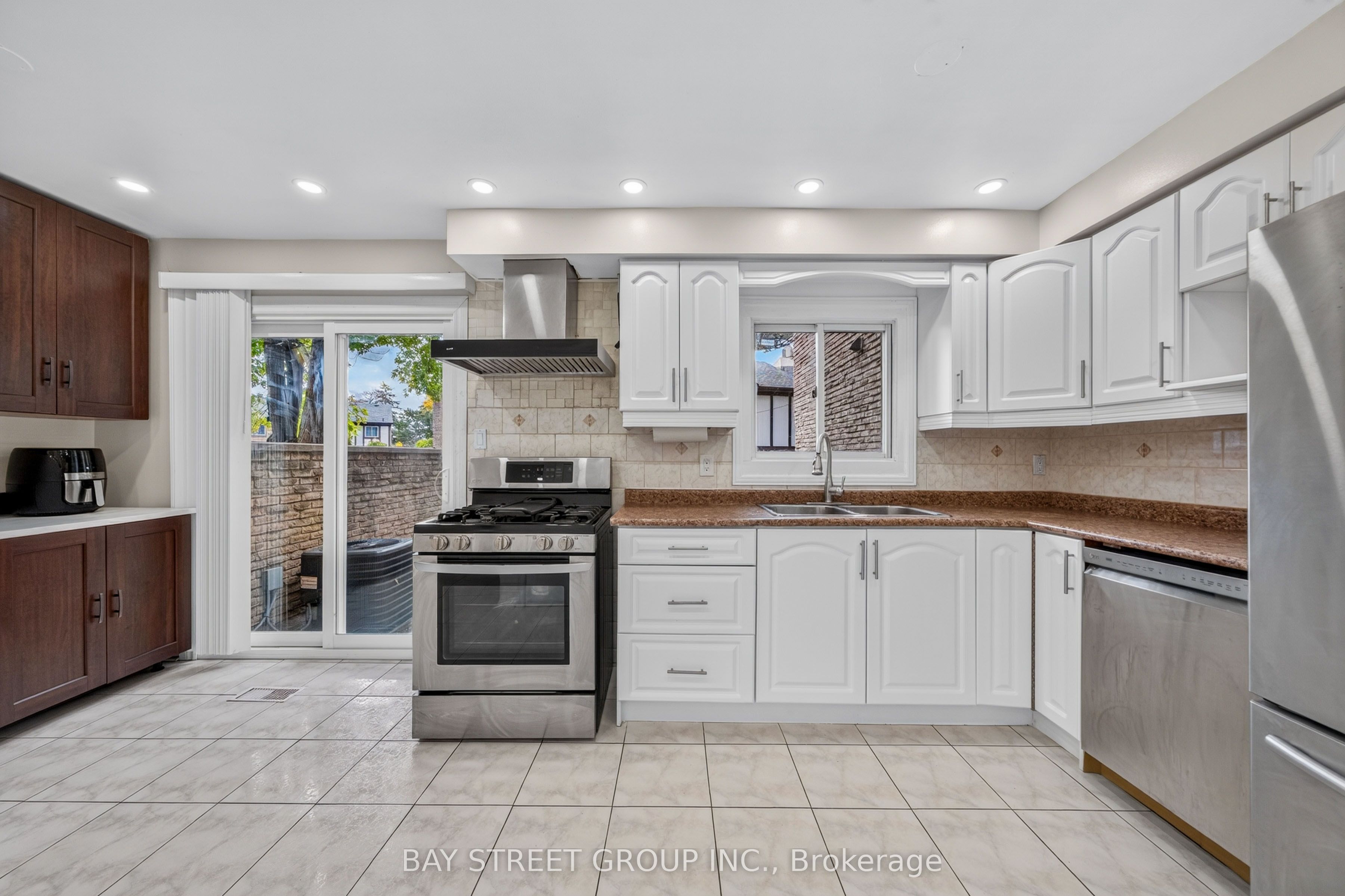 100 Burrows Hall Boulevard 49 Property Photo 11