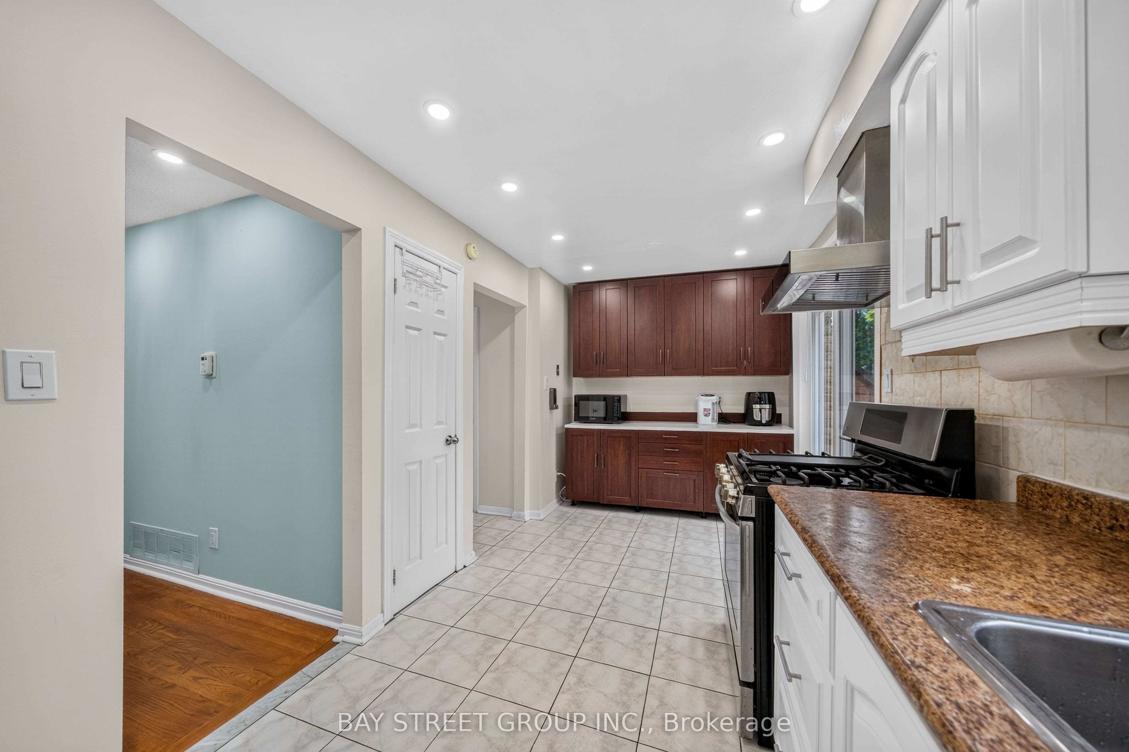 100 Burrows Hall Boulevard 49 Property Photo 12