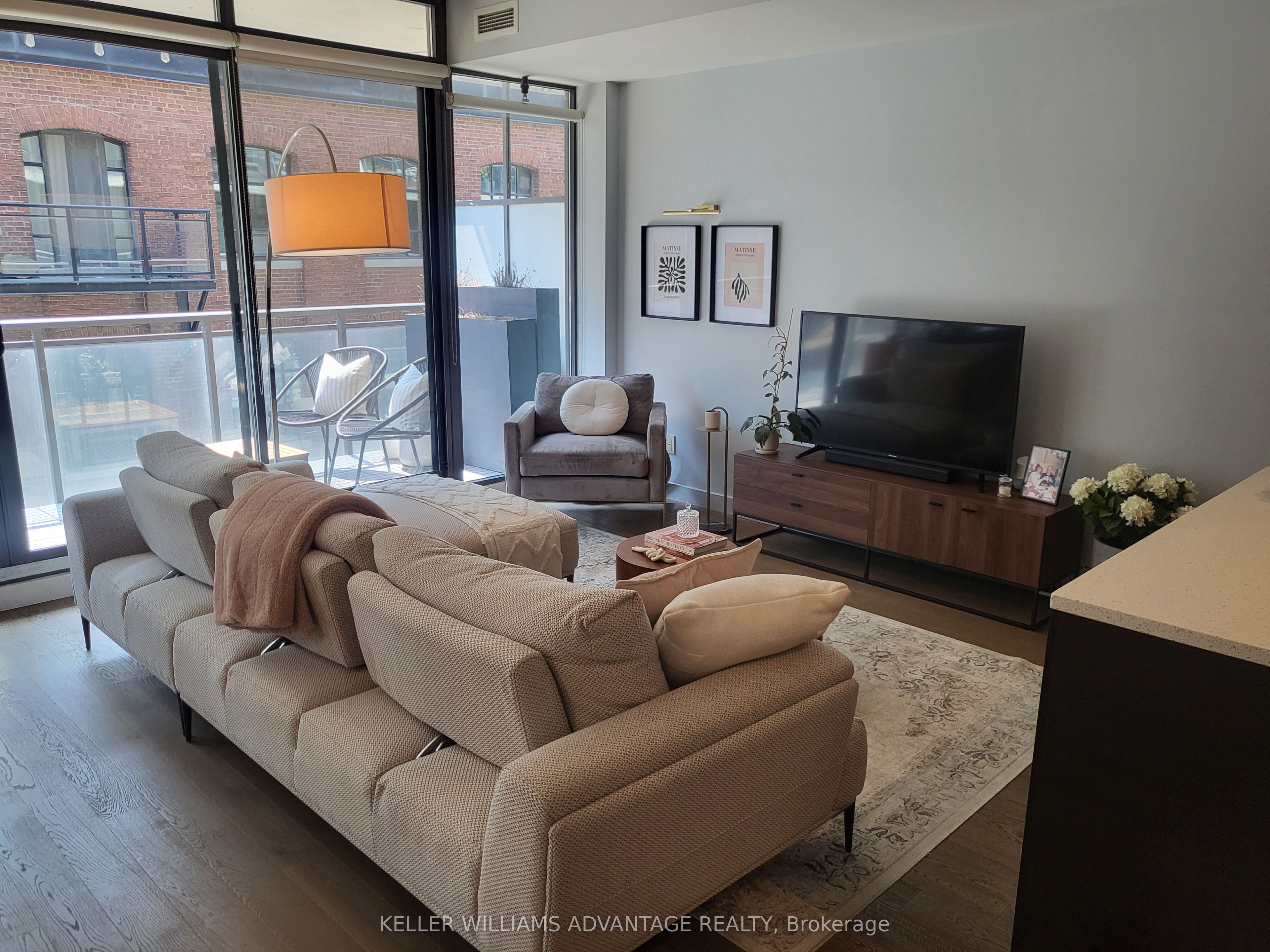 90 Broadview Avenue 508 Property Photo 1