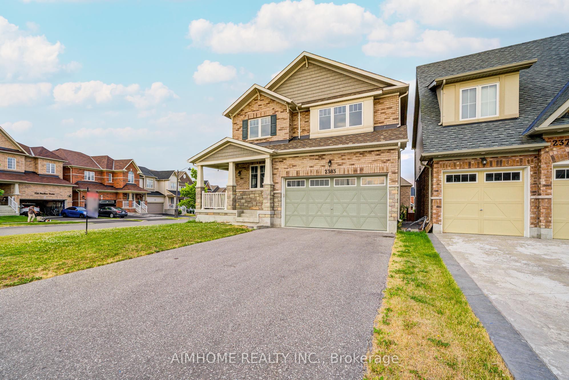 2383 Dobbinton Street Property Photo 1