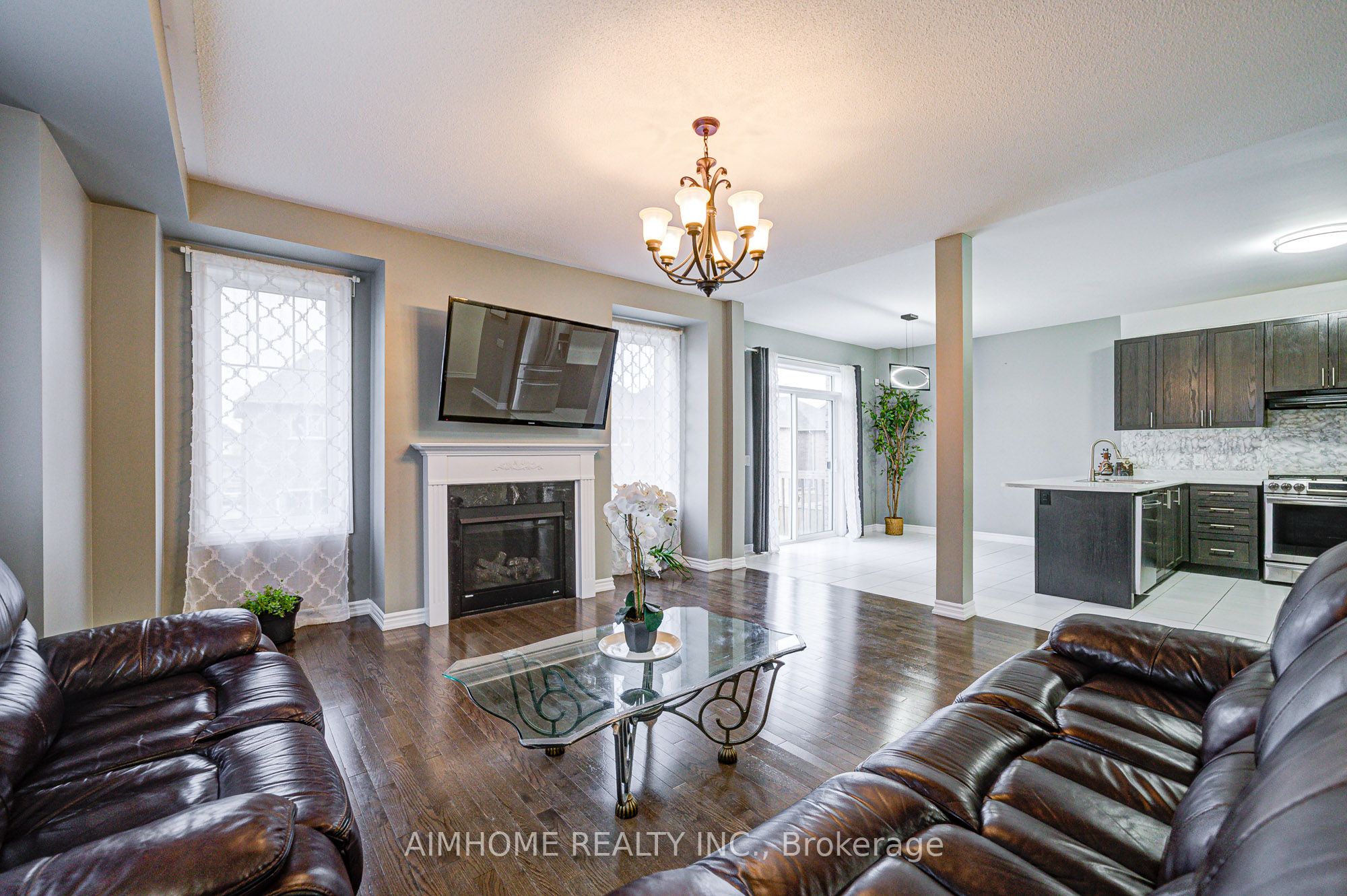 2383 Dobbinton Street Property Photo 3