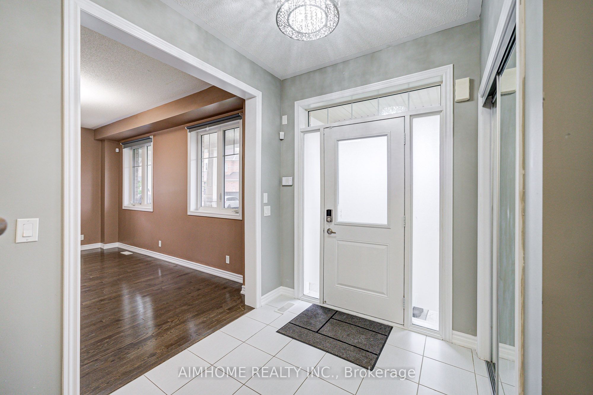 2383 Dobbinton Street Property Photo 7